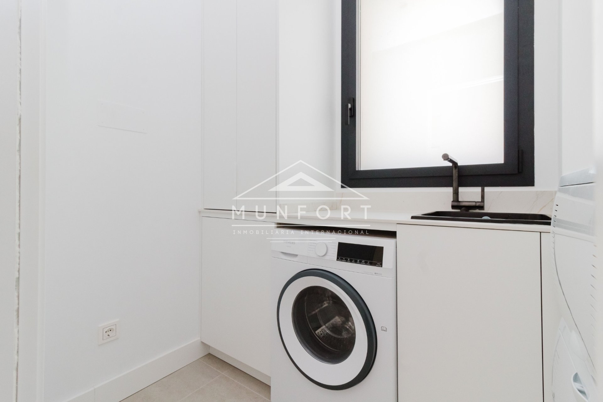 Herverkoop - Luxe villa's -
Torre-Pacheco - Santa Rosal&iacute;a Lake and Life Resort