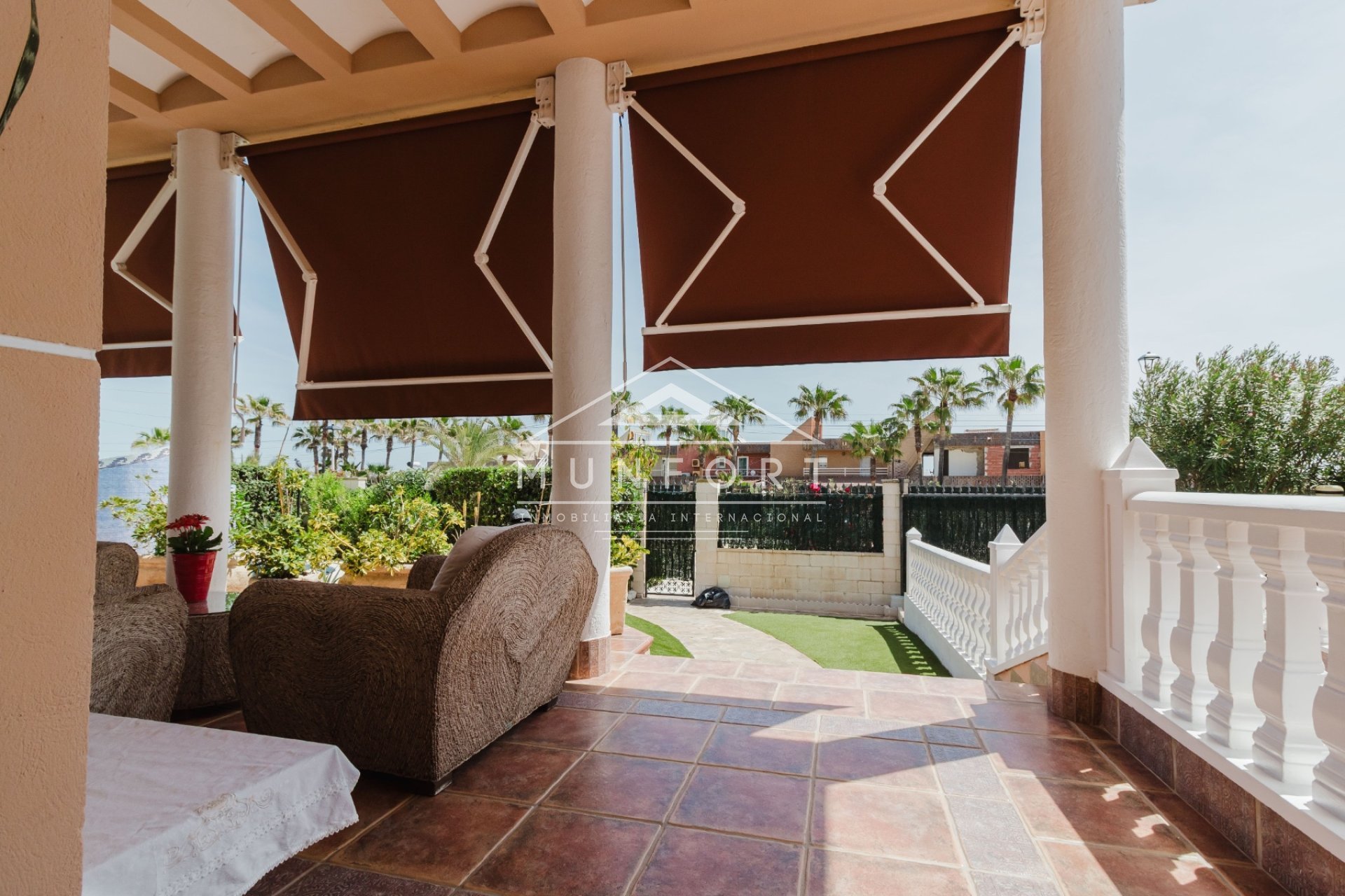 Herverkoop - Luxe villa's -
Torrevieja - La Mata - Torrevieja