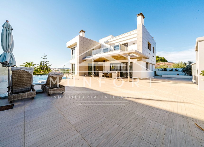 Herverkoop - Luxe villa's -
Torrevieja - Los Balcones - Torrevieja
