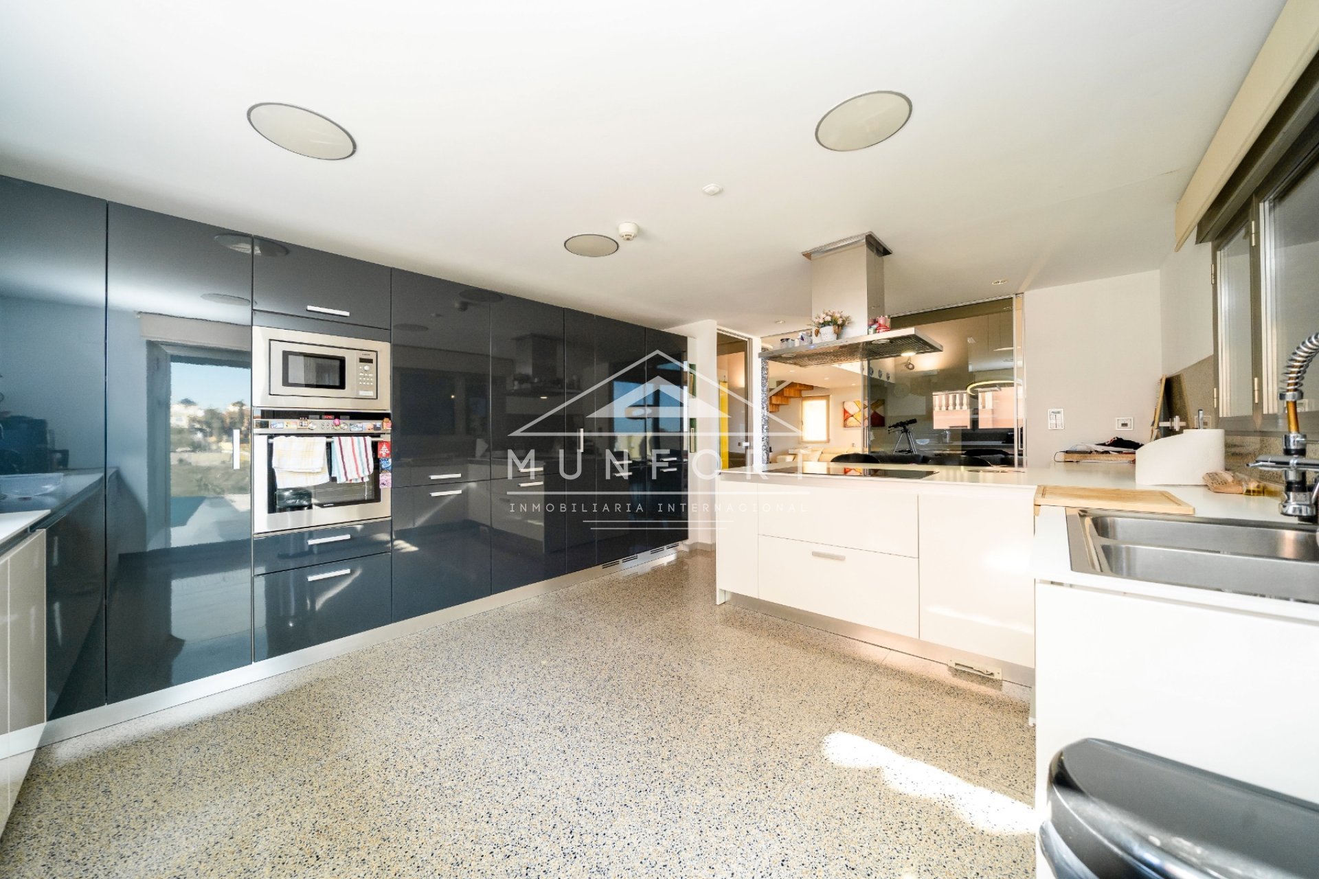 Herverkoop - Luxe villa's -
Torrevieja - Los Balcones - Torrevieja