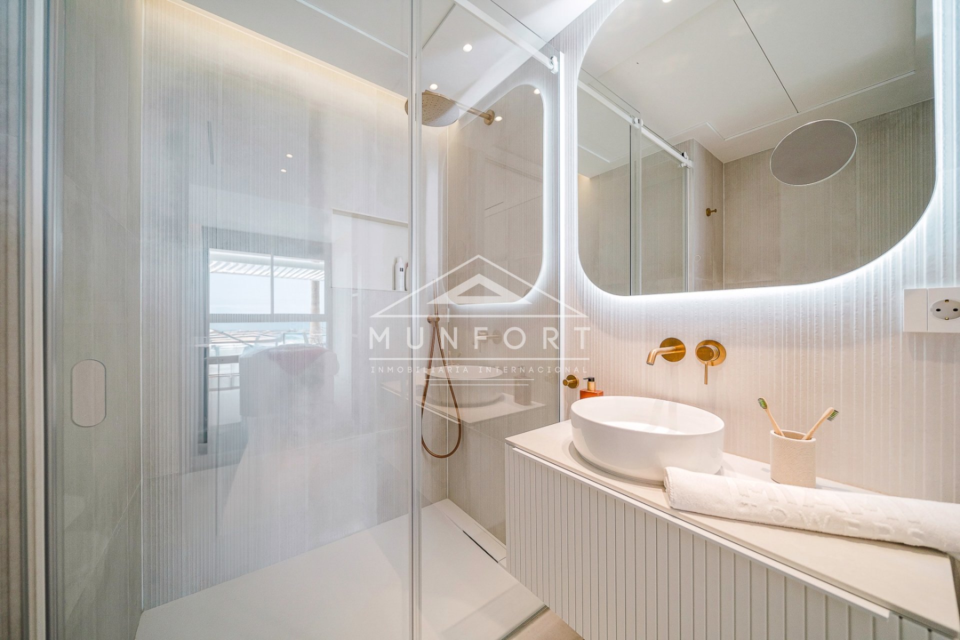 Herverkoop - Penthouses -
La Manga