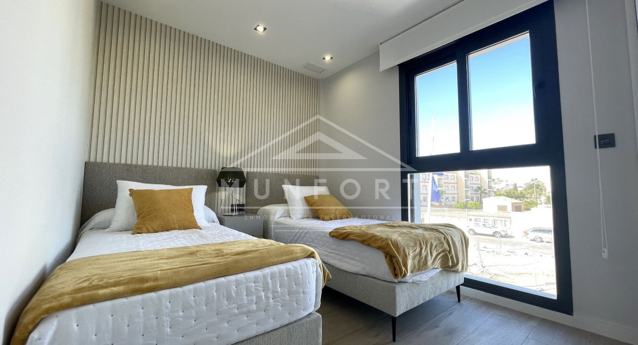 Herverkoop - Penthouses -
Orihuela Costa - Punta Prima