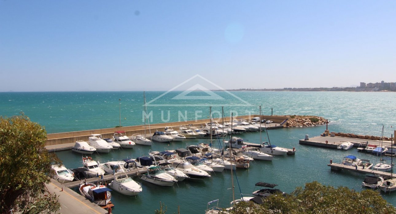 Herverkoop - Penthouses -
Orihuela Costa - Punta Prima