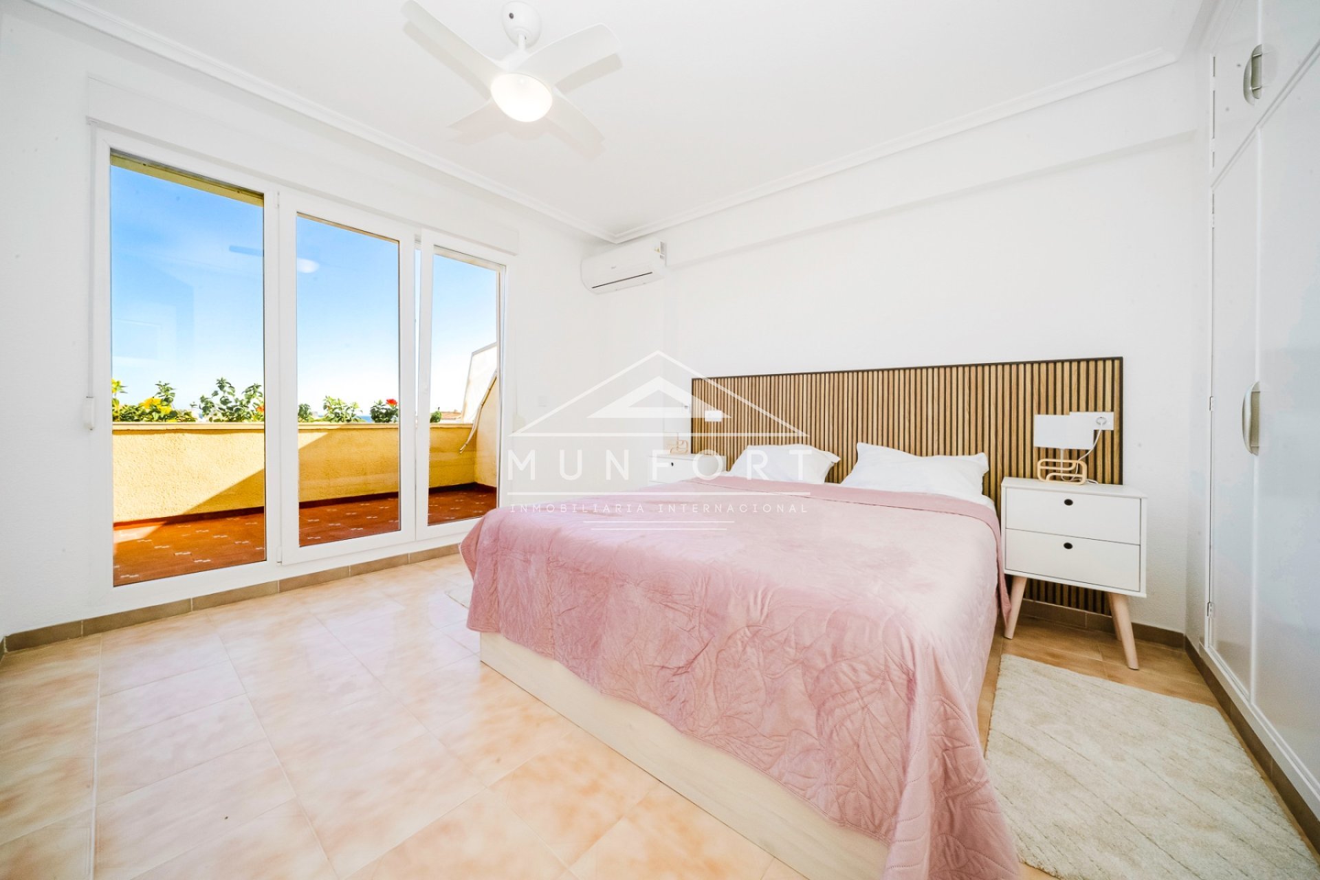 Herverkoop - Penthouses -
Orihuela Costa - Punta Prima