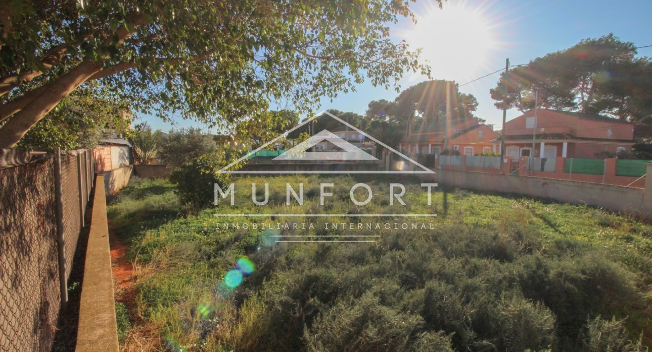 Herverkoop - Percelen -
Los Urrutias