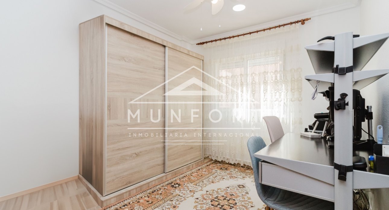 Herverkoop - Rijtjeshuizen -
Alcázares, Los - Los Alcázares