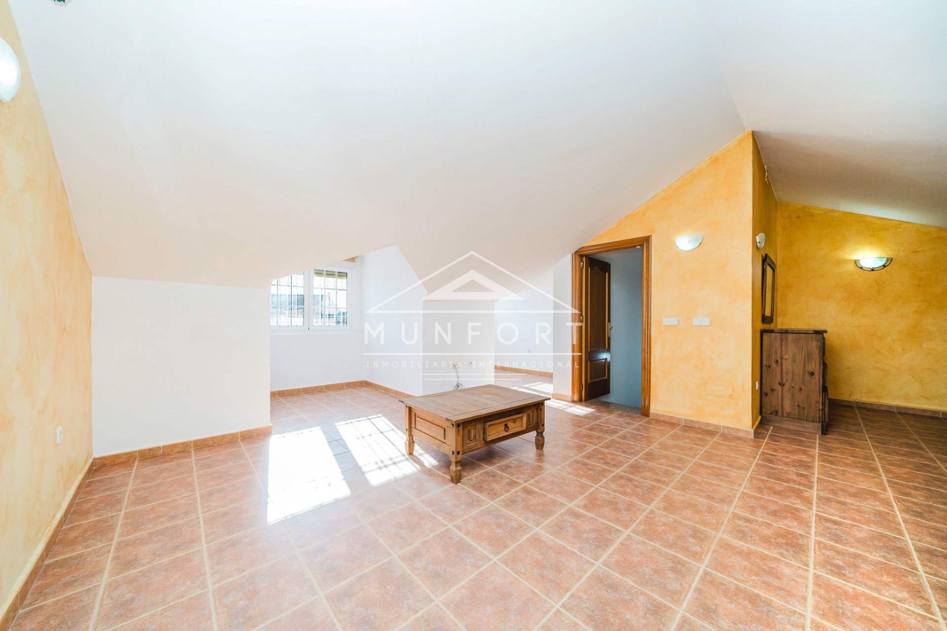 Herverkoop - Rijtjeshuizen -
Balsicas