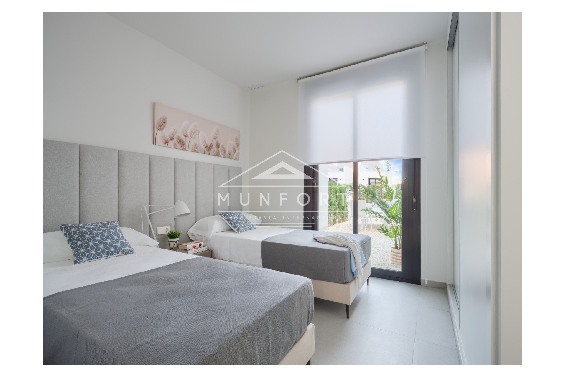 Herverkoop - Rijtjeshuizen -
Baños y mendigo - Baños y Mendigo