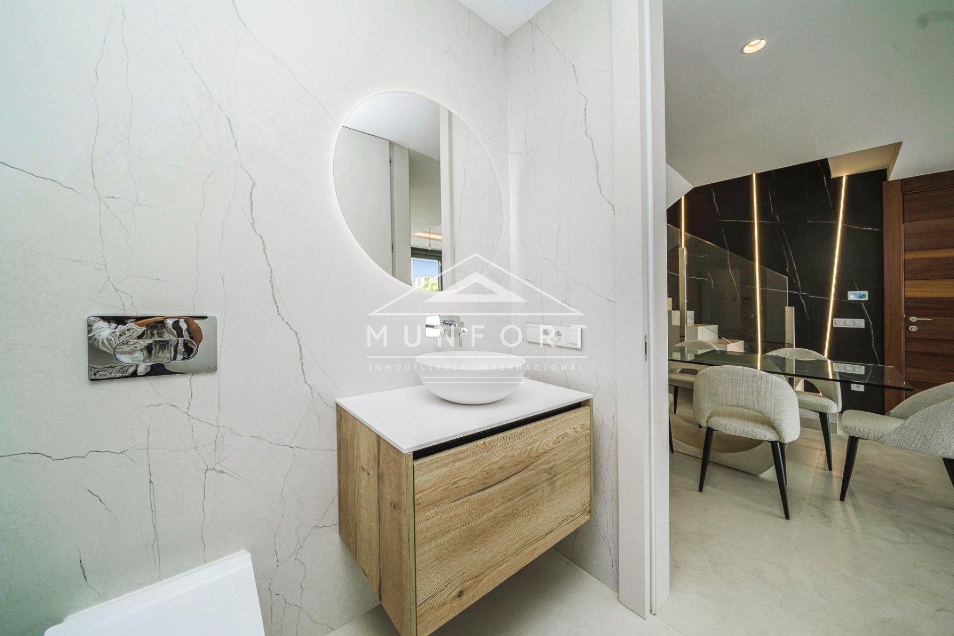 Herverkoop - Rijtjeshuizen -
Benidorm