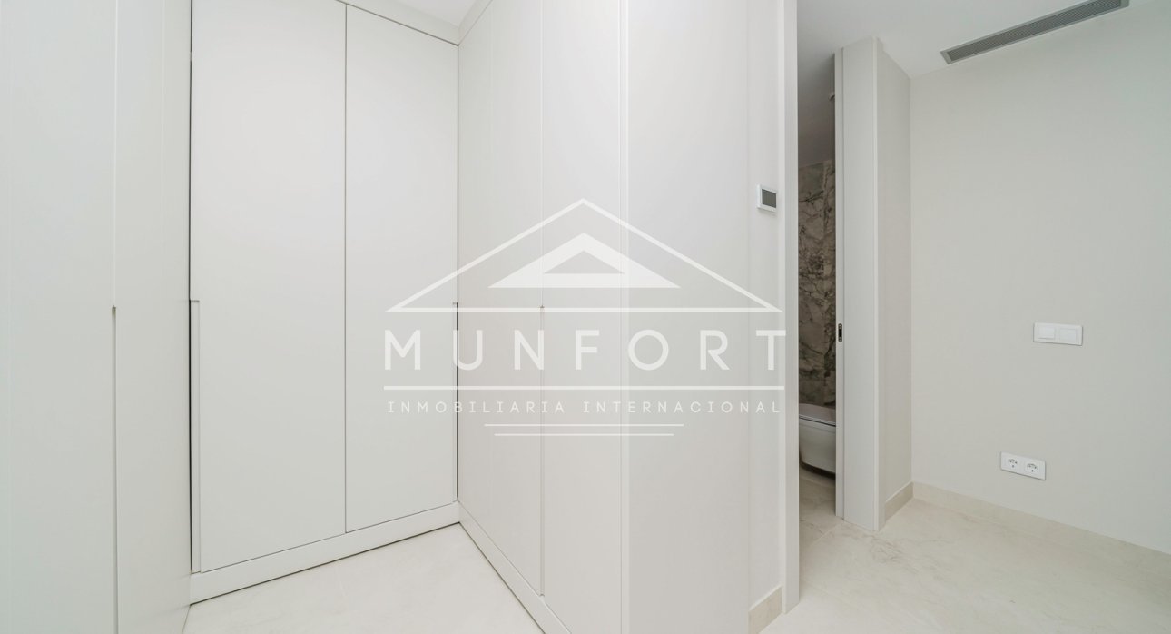 Herverkoop - Rijtjeshuizen -
Benidorm