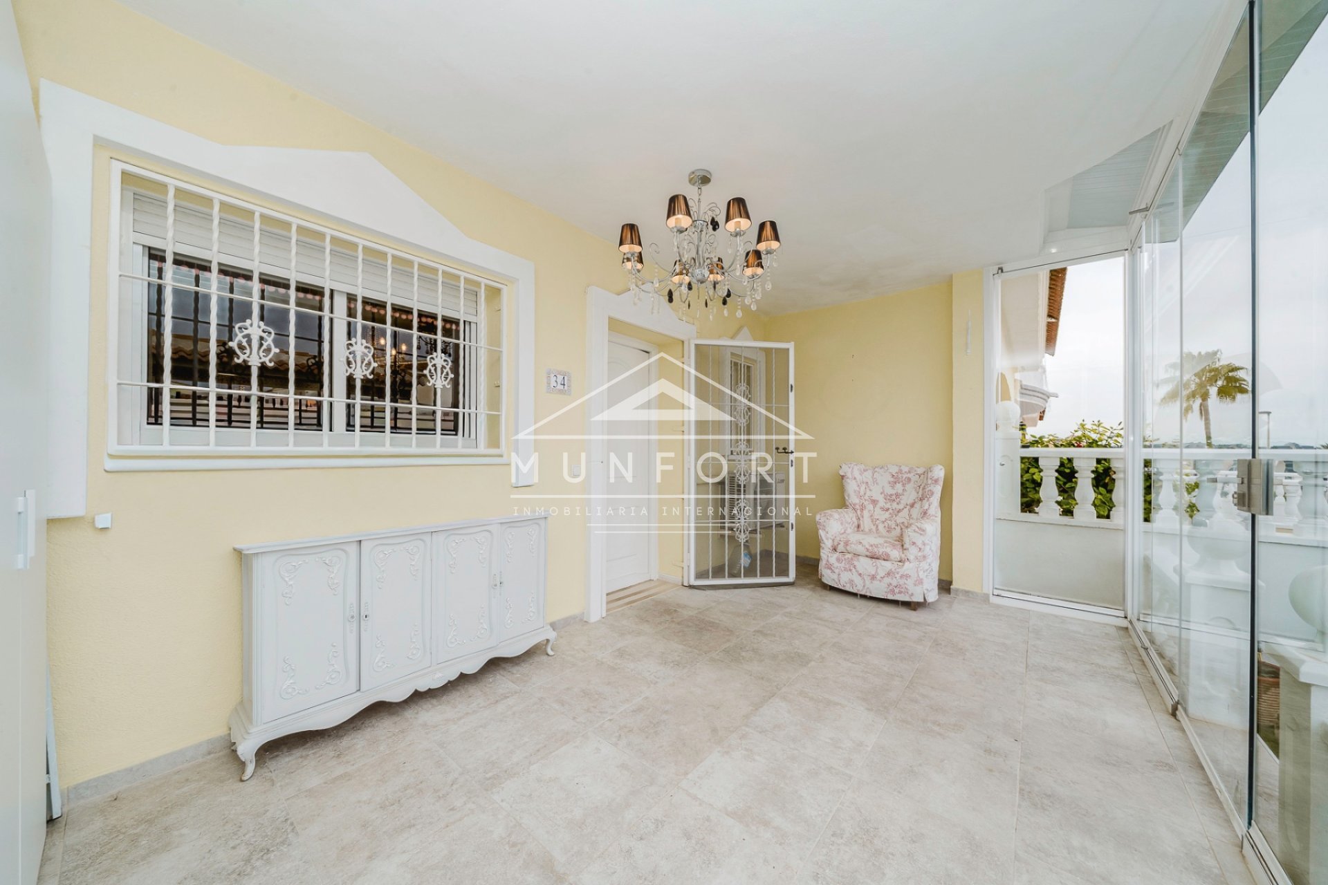 Herverkoop - Rijtjeshuizen -
Benijófar