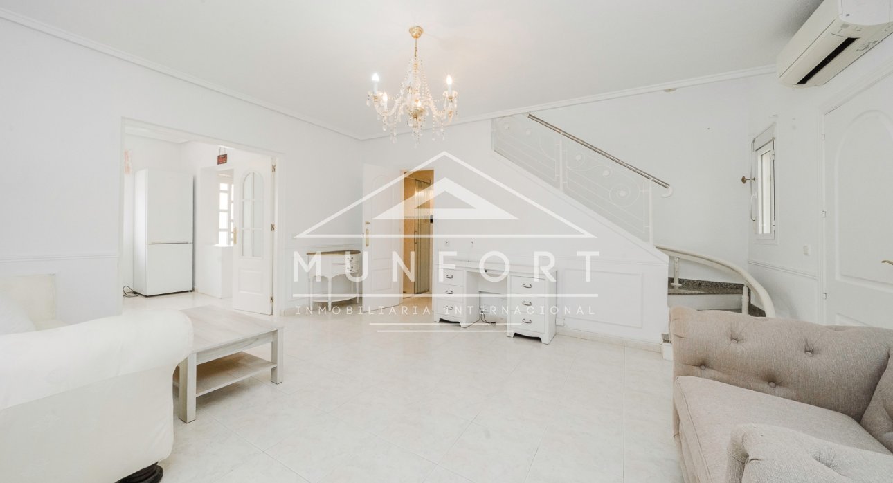 Herverkoop - Rijtjeshuizen -
Benijófar