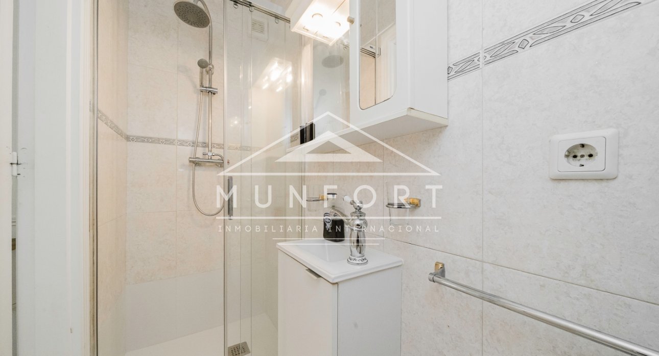 Herverkoop - Rijtjeshuizen -
Benijófar