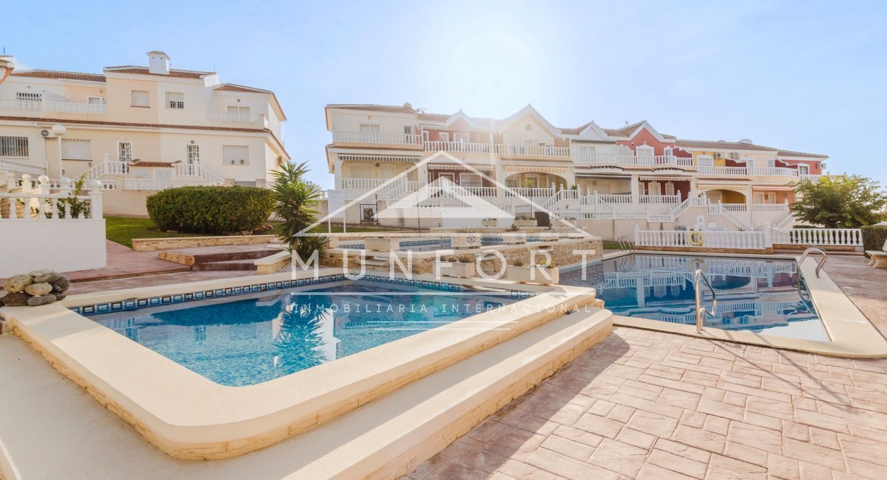 Herverkoop - Rijtjeshuizen -
Benijófar