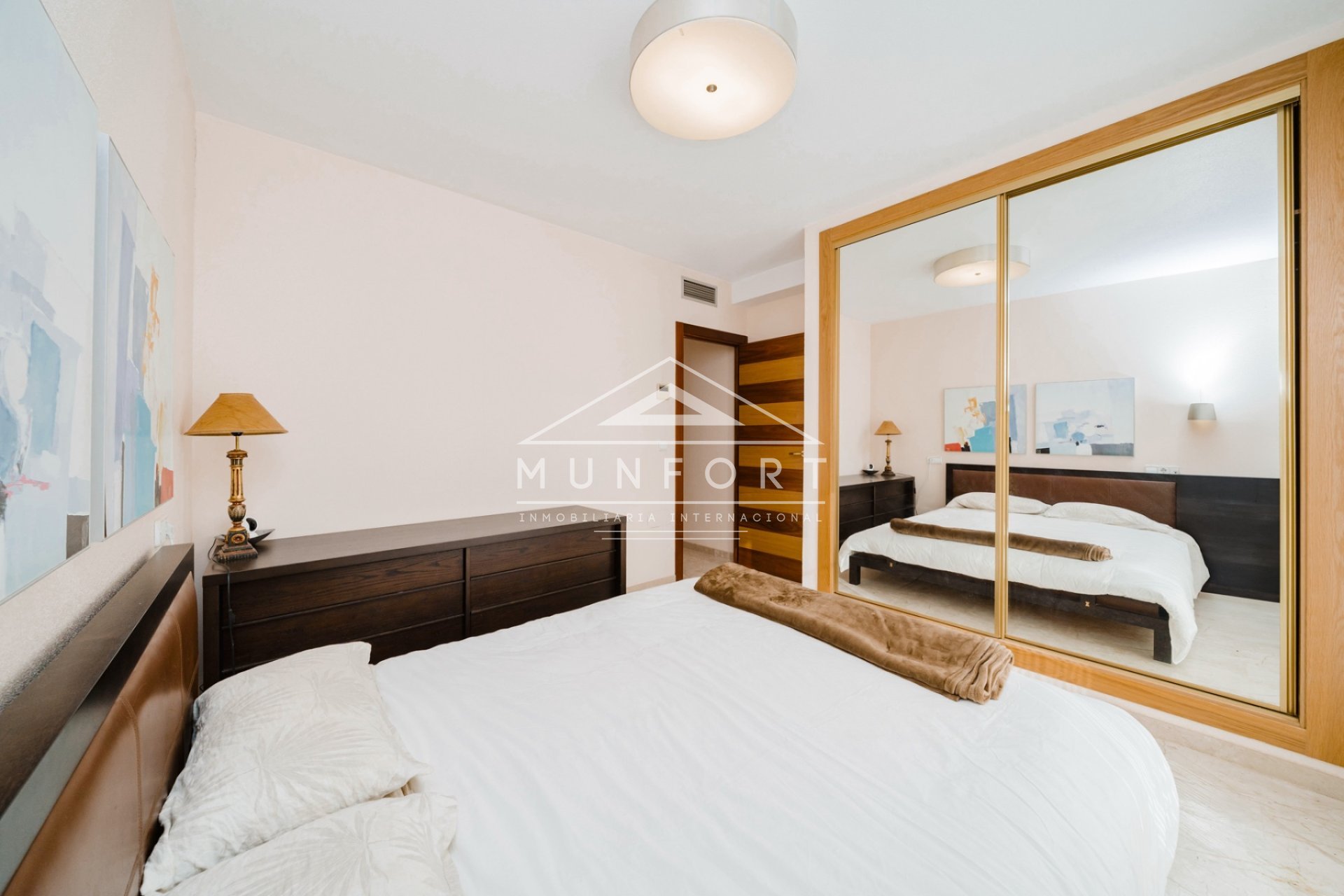 Herverkoop - Rijtjeshuizen -
Los Narejos