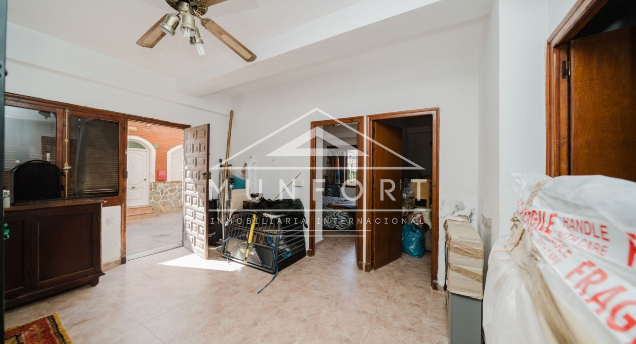 Herverkoop - Rijtjeshuizen -
Los Urrutias