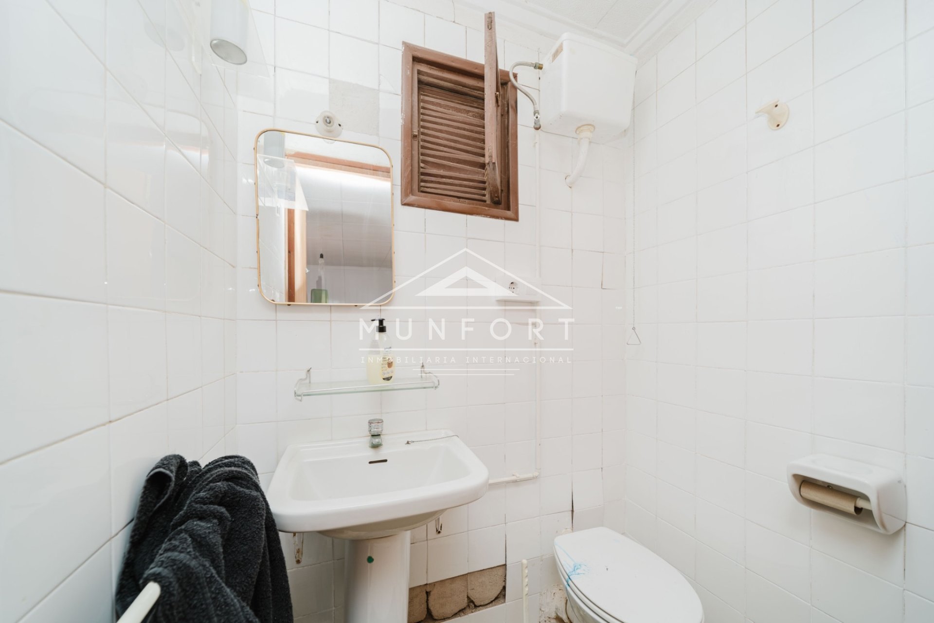 Herverkoop - Rijtjeshuizen -
Los Urrutias