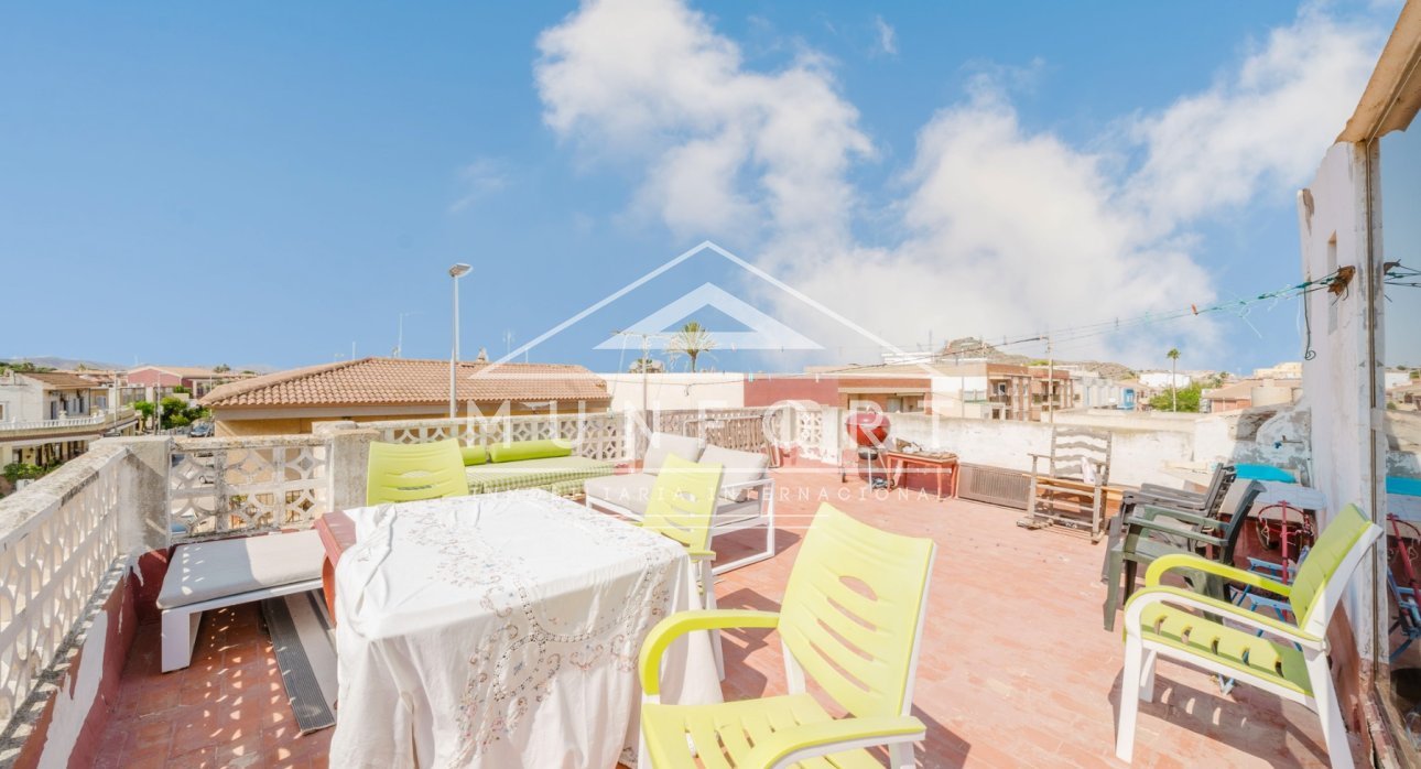 Herverkoop - Rijtjeshuizen -
Los Urrutias