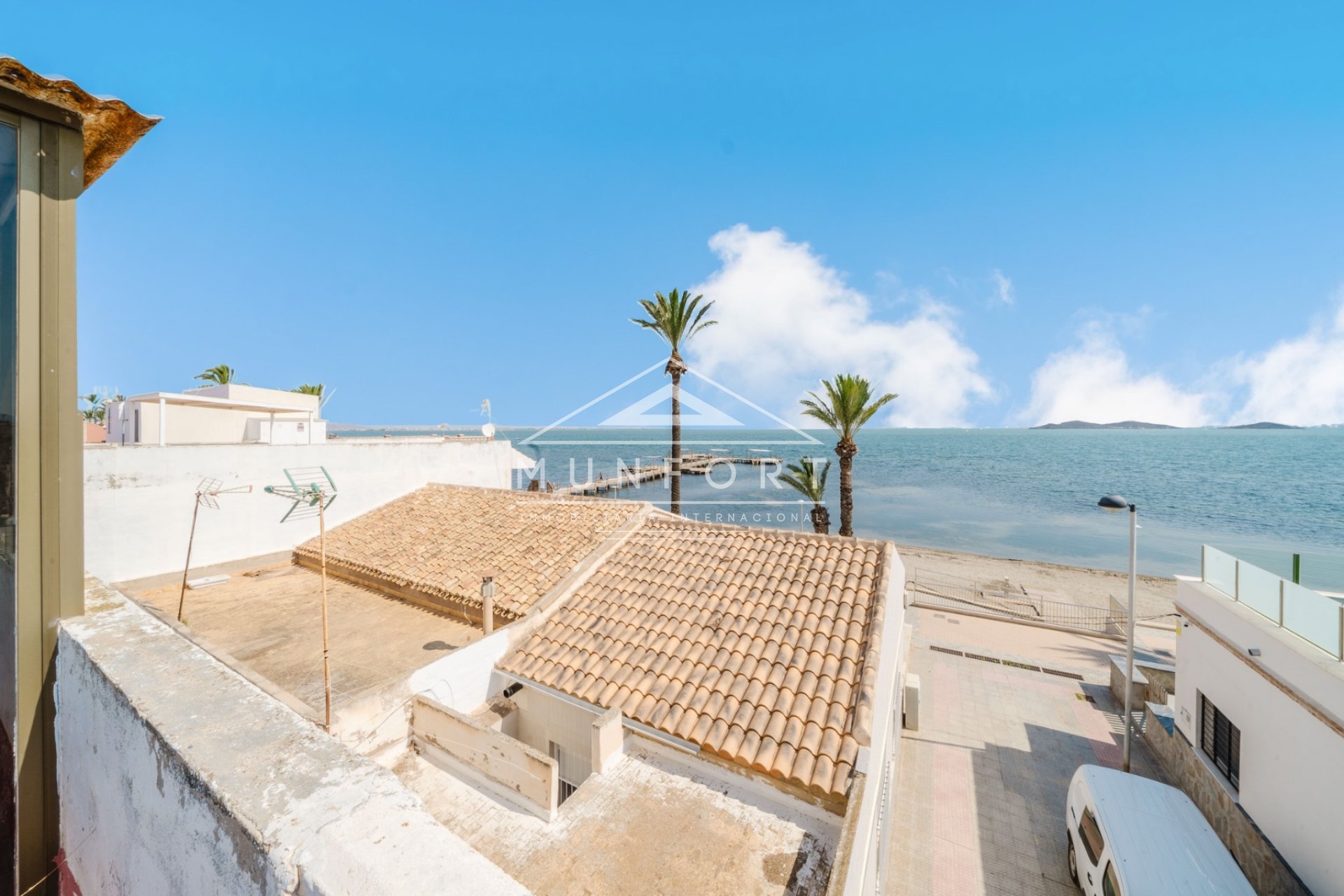 Herverkoop - Rijtjeshuizen -
Los Urrutias