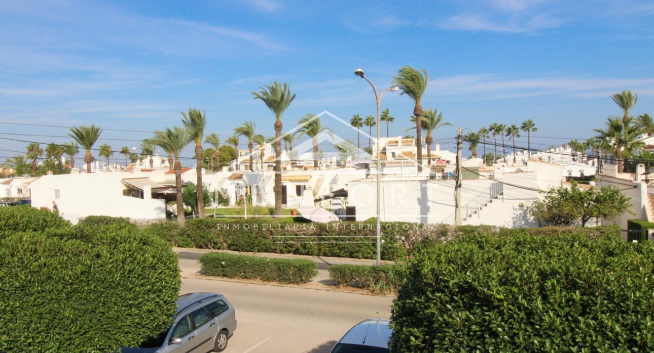 Herverkoop - Rijtjeshuizen -
Orihuela Costa - Villamartín