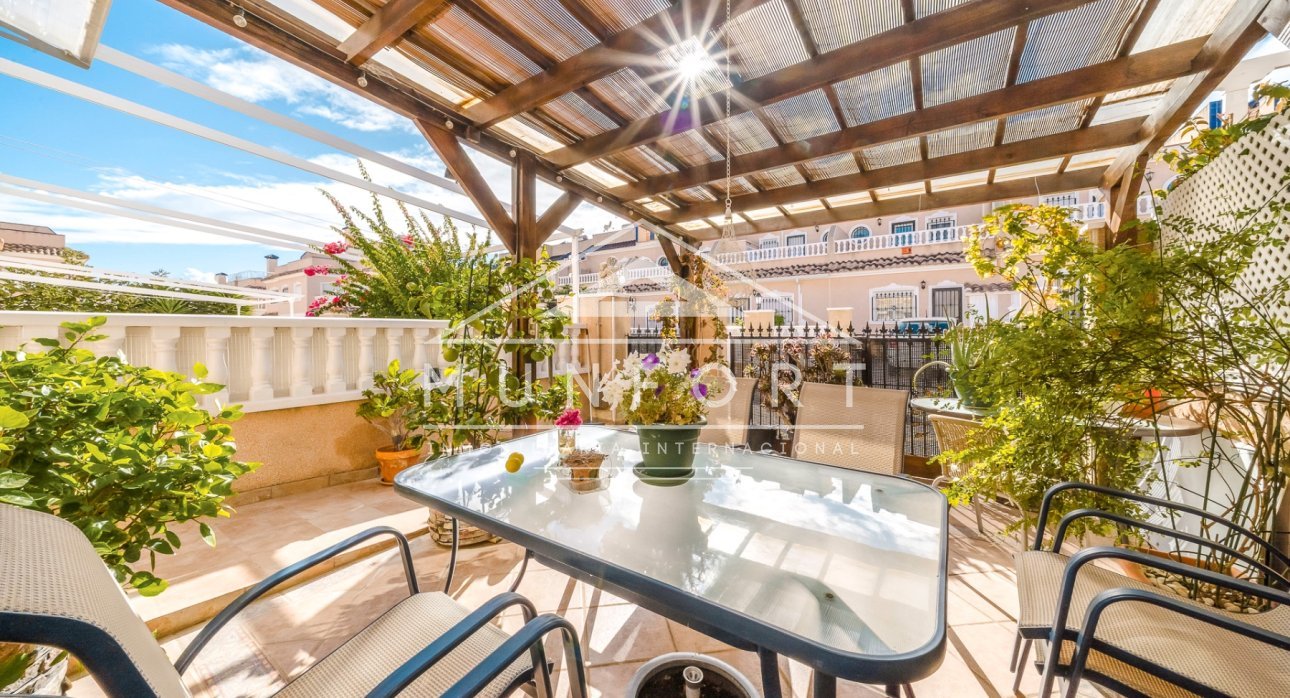 Herverkoop - Rijtjeshuizen -
Orihuela Costa - Villamartin