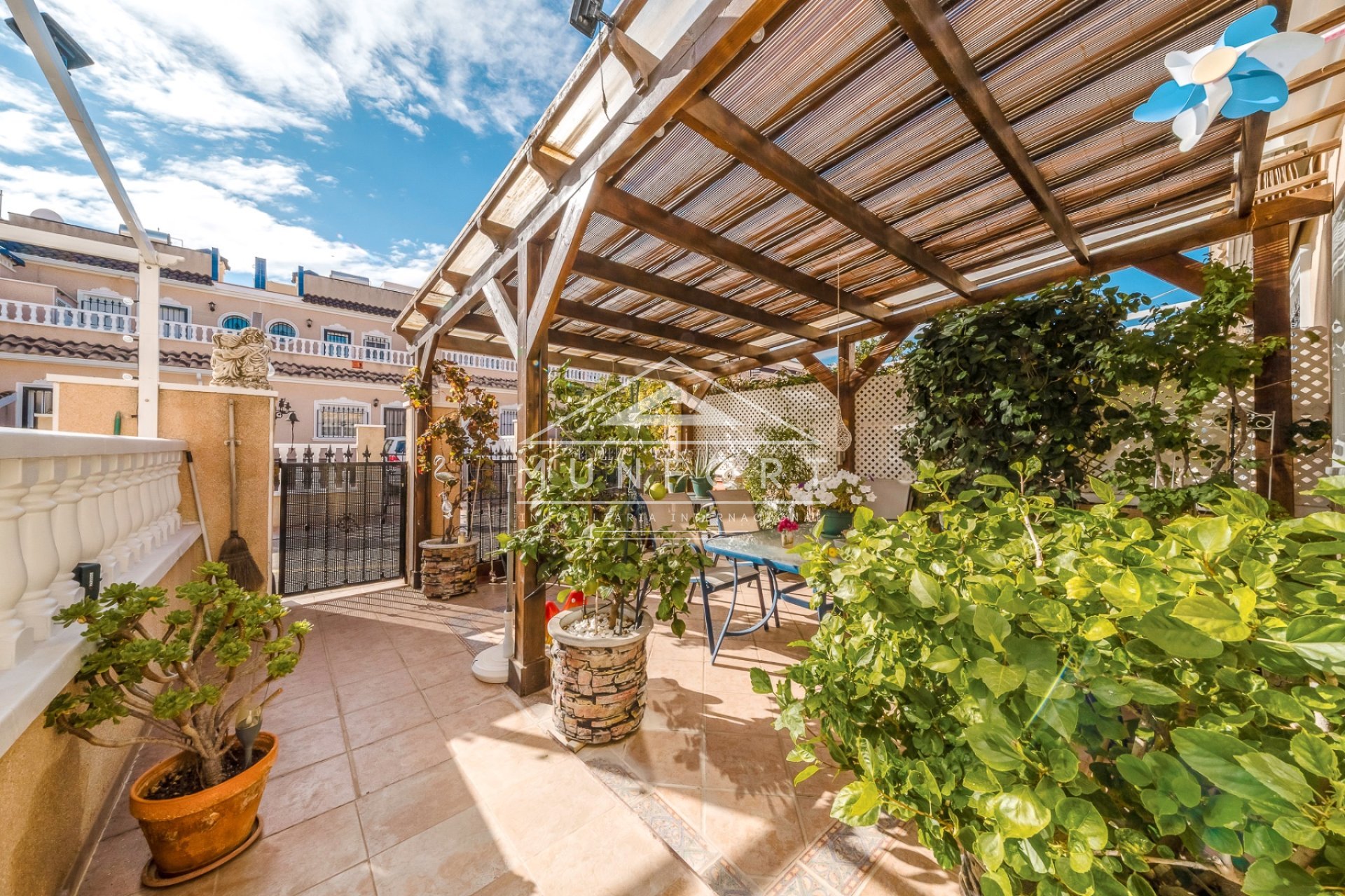 Herverkoop - Rijtjeshuizen -
Orihuela Costa - Villamartin