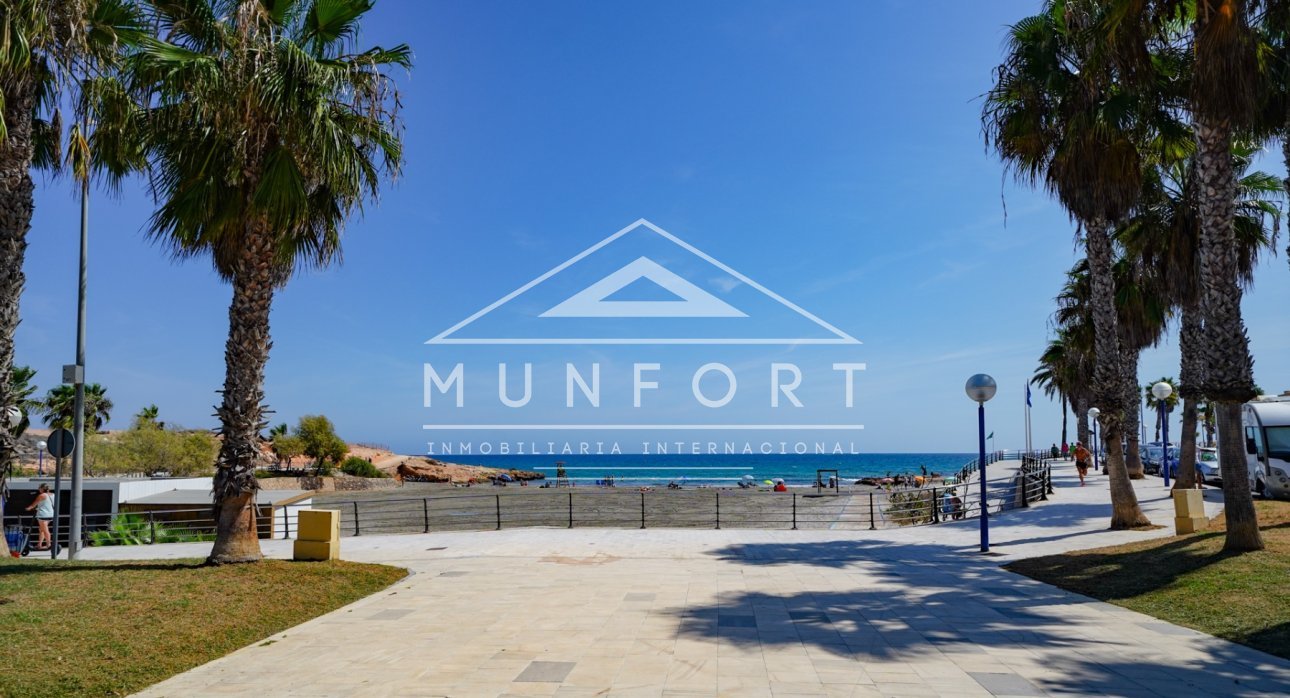 Herverkoop - Rijtjeshuizen -
Orihuela Costa - ZENIAMAR