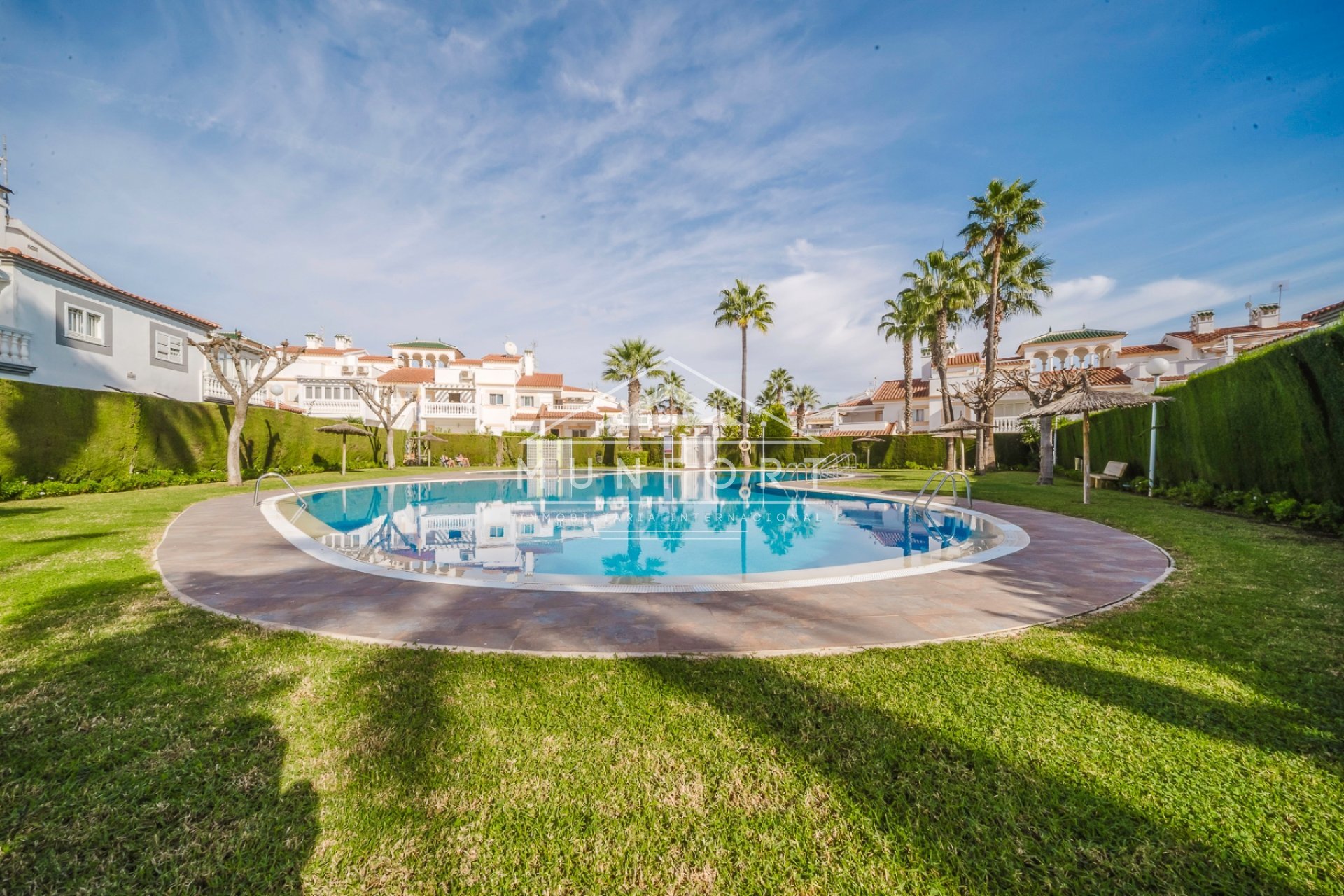 Herverkoop - Rijtjeshuizen -
Orihuela Costa - ZENIAMAR