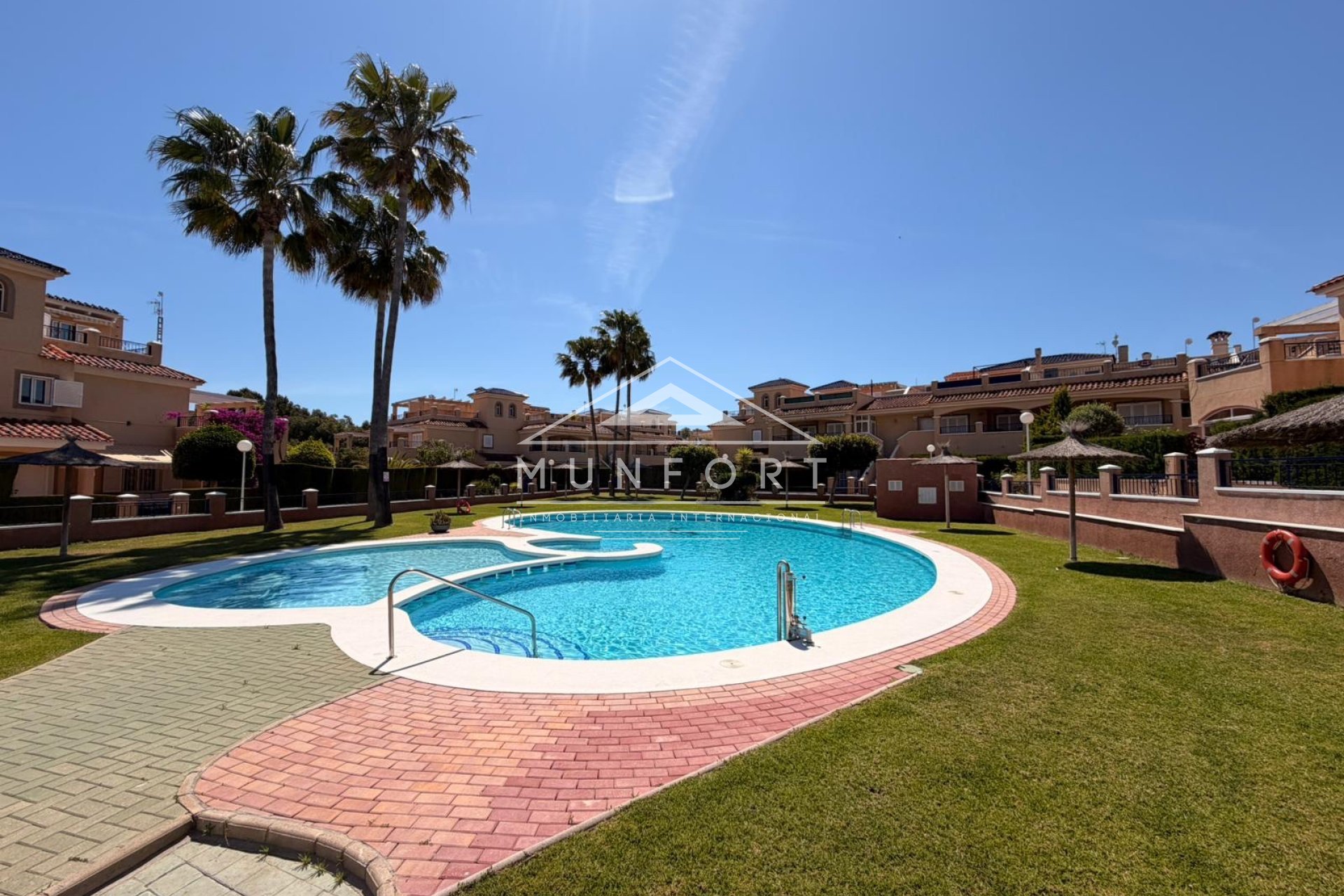 Herverkoop - Rijtjeshuizen -
Pilar de la Horadada - Riomar