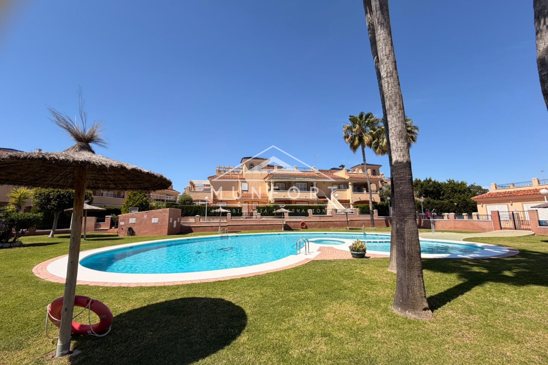 Herverkoop - Rijtjeshuizen -
Pilar de la Horadada - Riomar