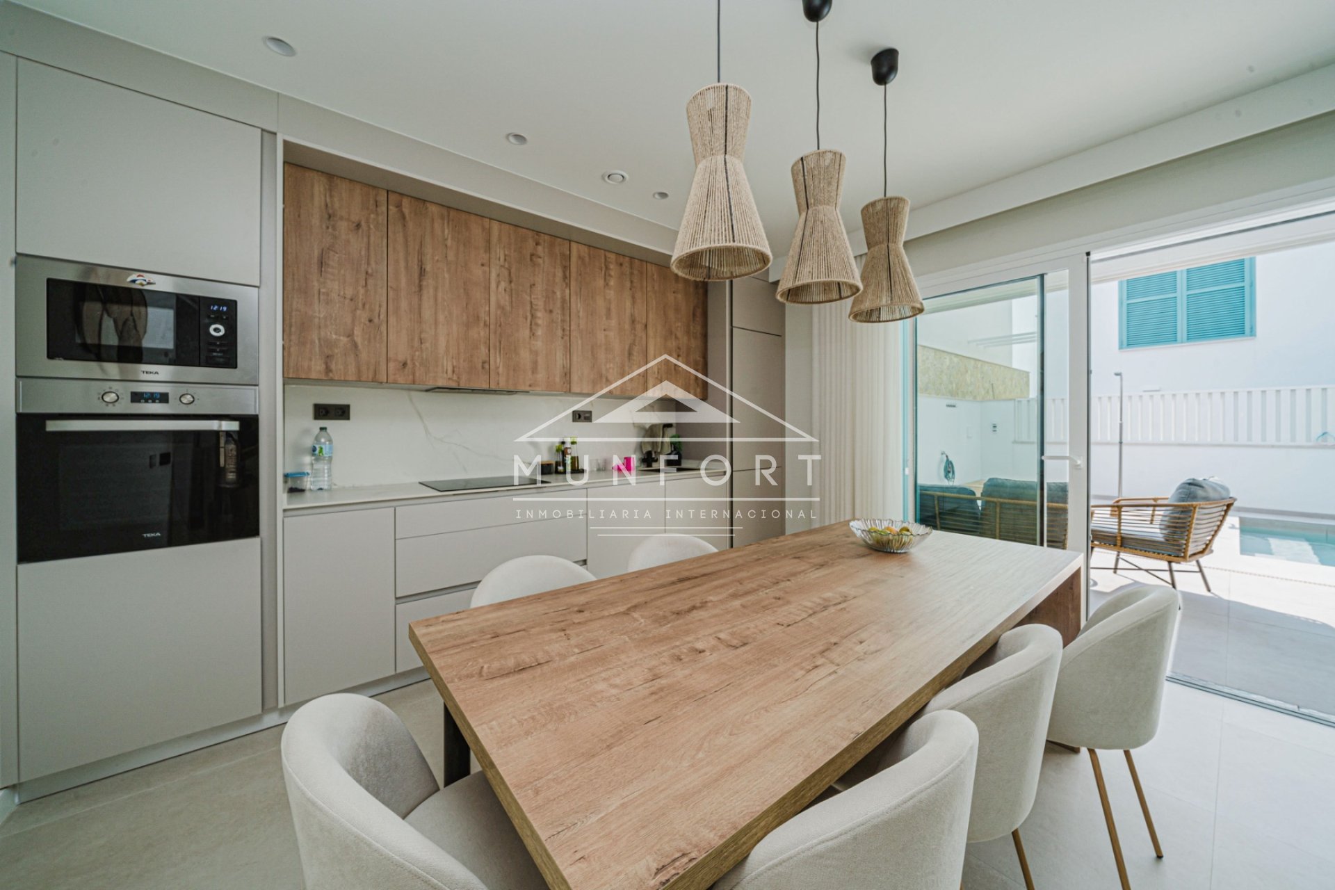 Herverkoop - Rijtjeshuizen -
Pilar de la Horadada - Torre de la Horadada