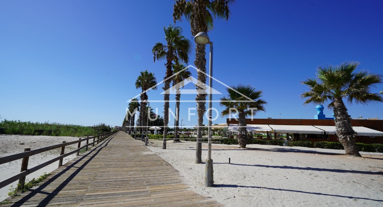 Herverkoop - Rijtjeshuizen -
Pilar de la Horadada - Torre de la Horadada