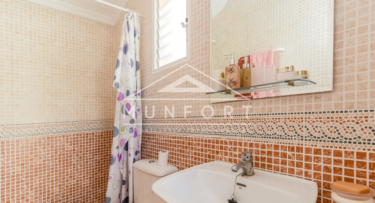 Herverkoop - Rijtjeshuizen -
Pilar de la Horadada - Torre de la Horadada