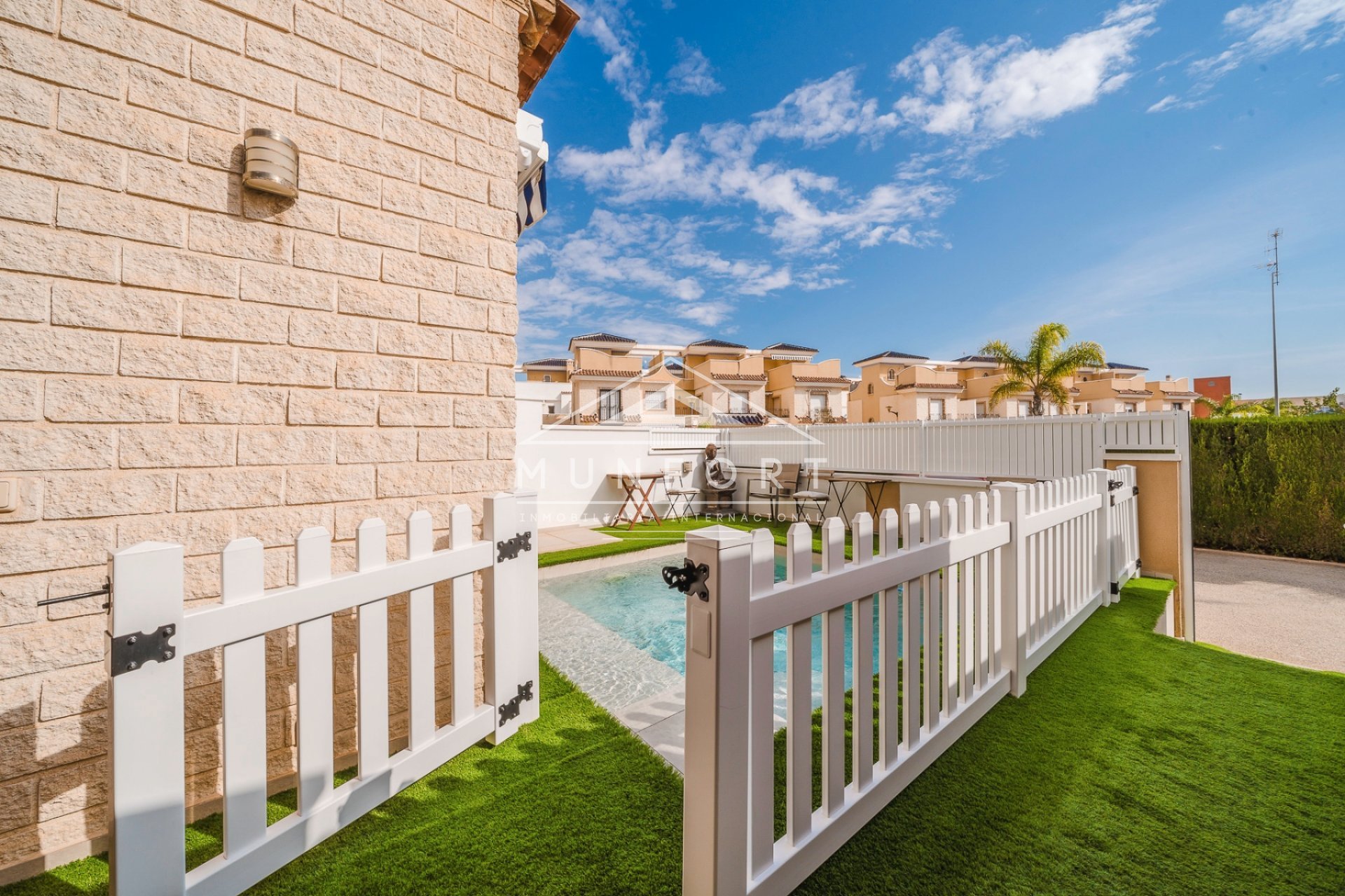 Herverkoop - Rijtjeshuizen -
Pilar de la Horadada - Torre de la Horadada