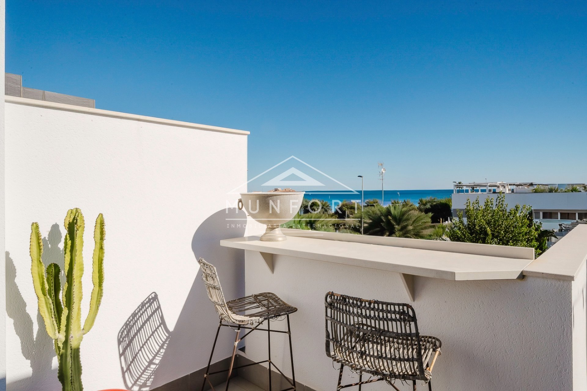 Herverkoop - Rijtjeshuizen -
Pilar de la Horadada - Torre de la Horadada