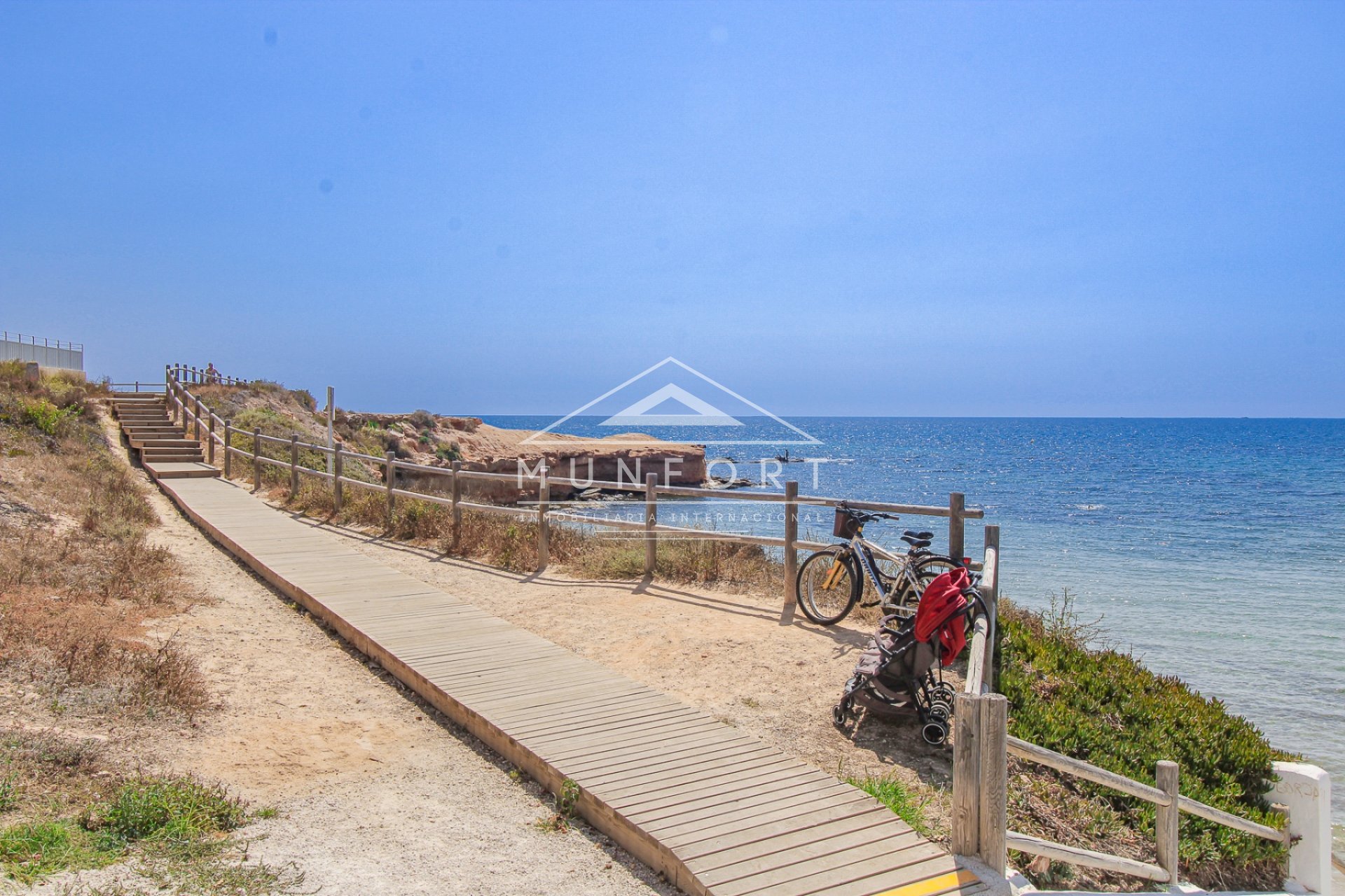 Herverkoop - Rijtjeshuizen -
Pilar de la Horadada - Torre de la Horadada