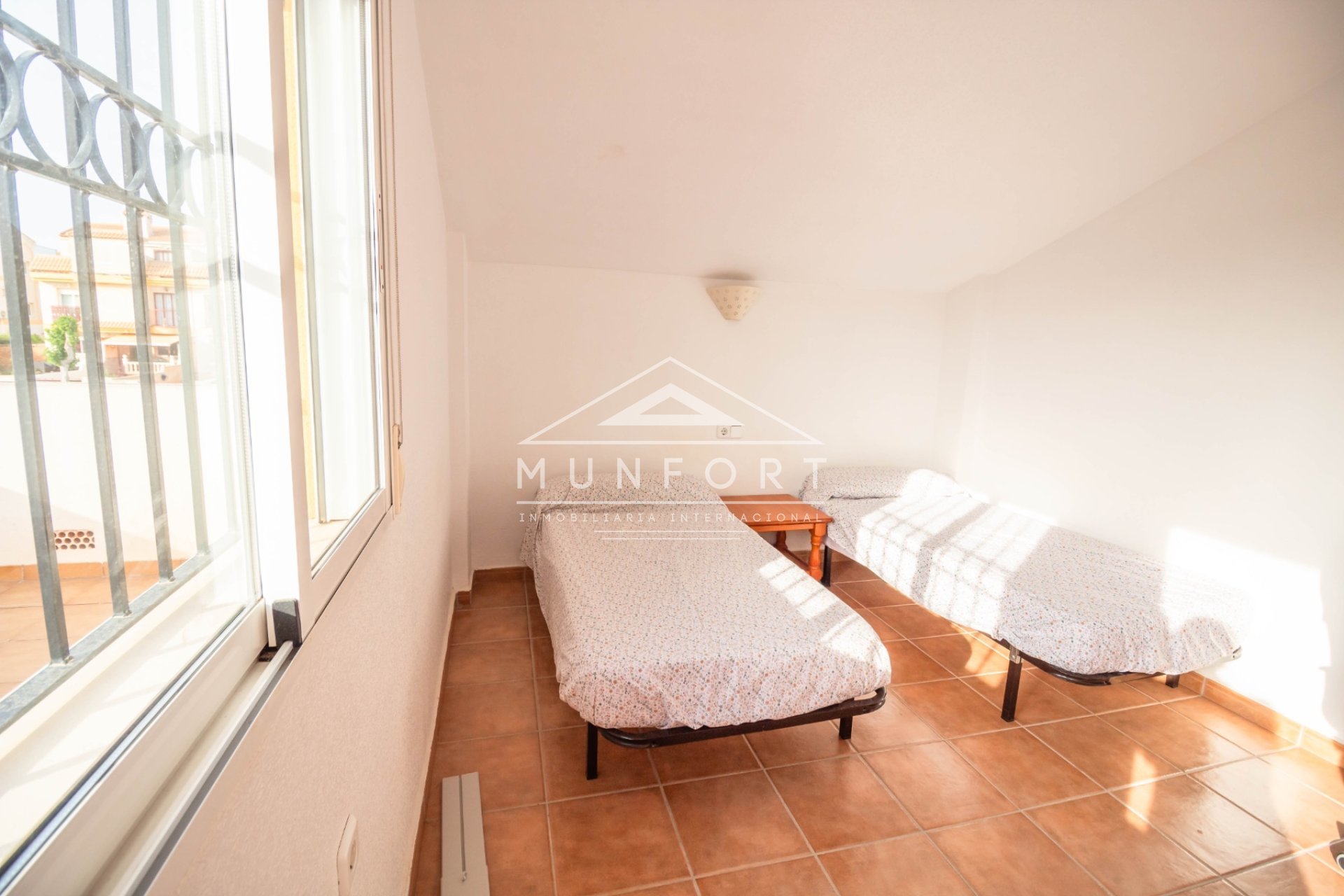 Herverkoop - Rijtjeshuizen -
Pilar de la Horadada - Torre de la Horadada