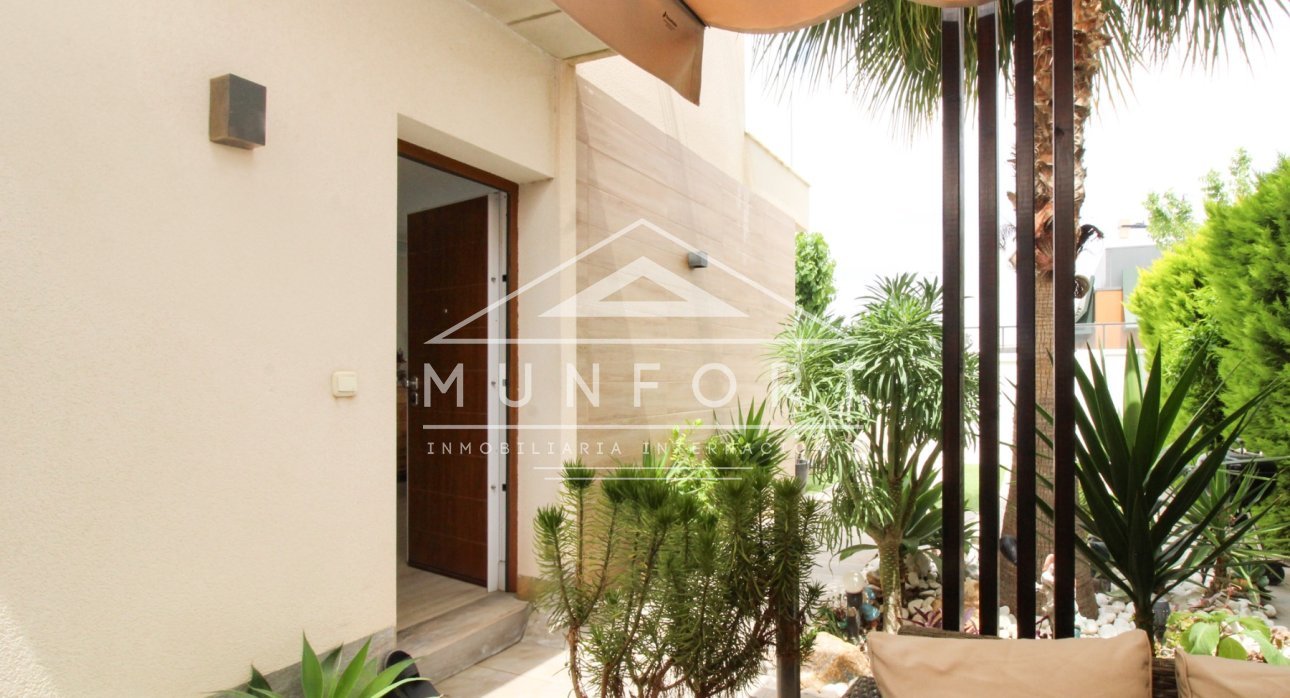 Herverkoop - Rijtjeshuizen -
Pilar de la Horadada