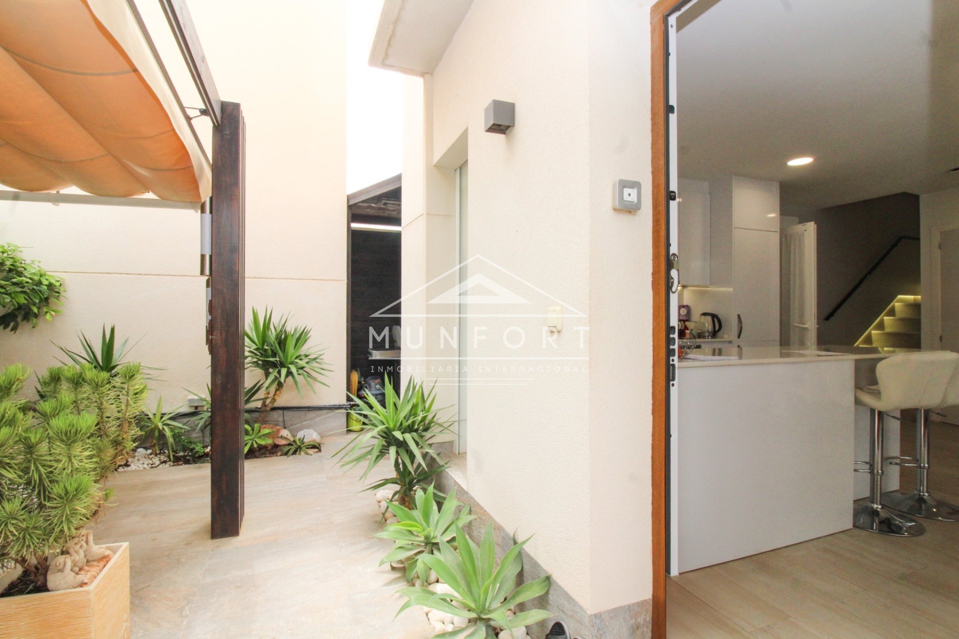 Herverkoop - Rijtjeshuizen -
Pilar de la Horadada