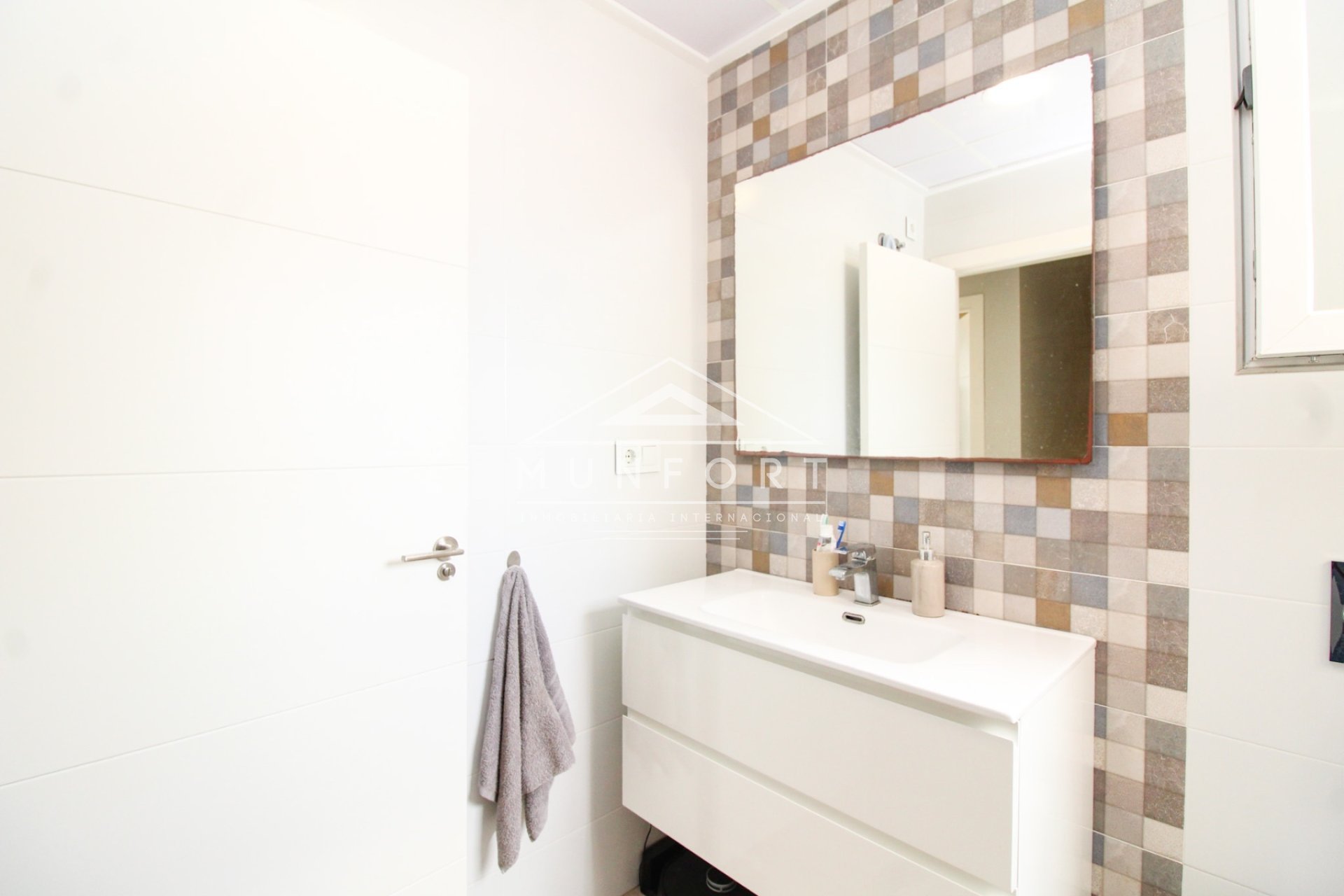 Herverkoop - Rijtjeshuizen -
Pilar de la Horadada