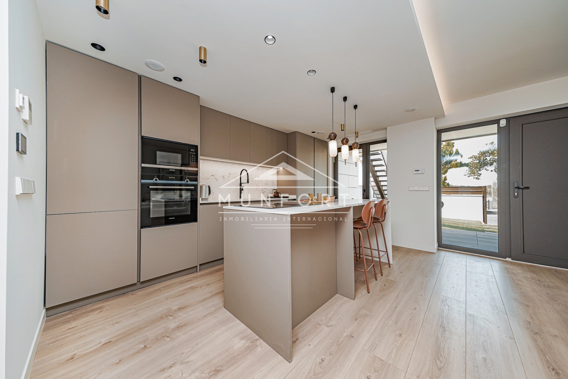 Herverkoop - Rijtjeshuizen -
Pilar de la Horadada