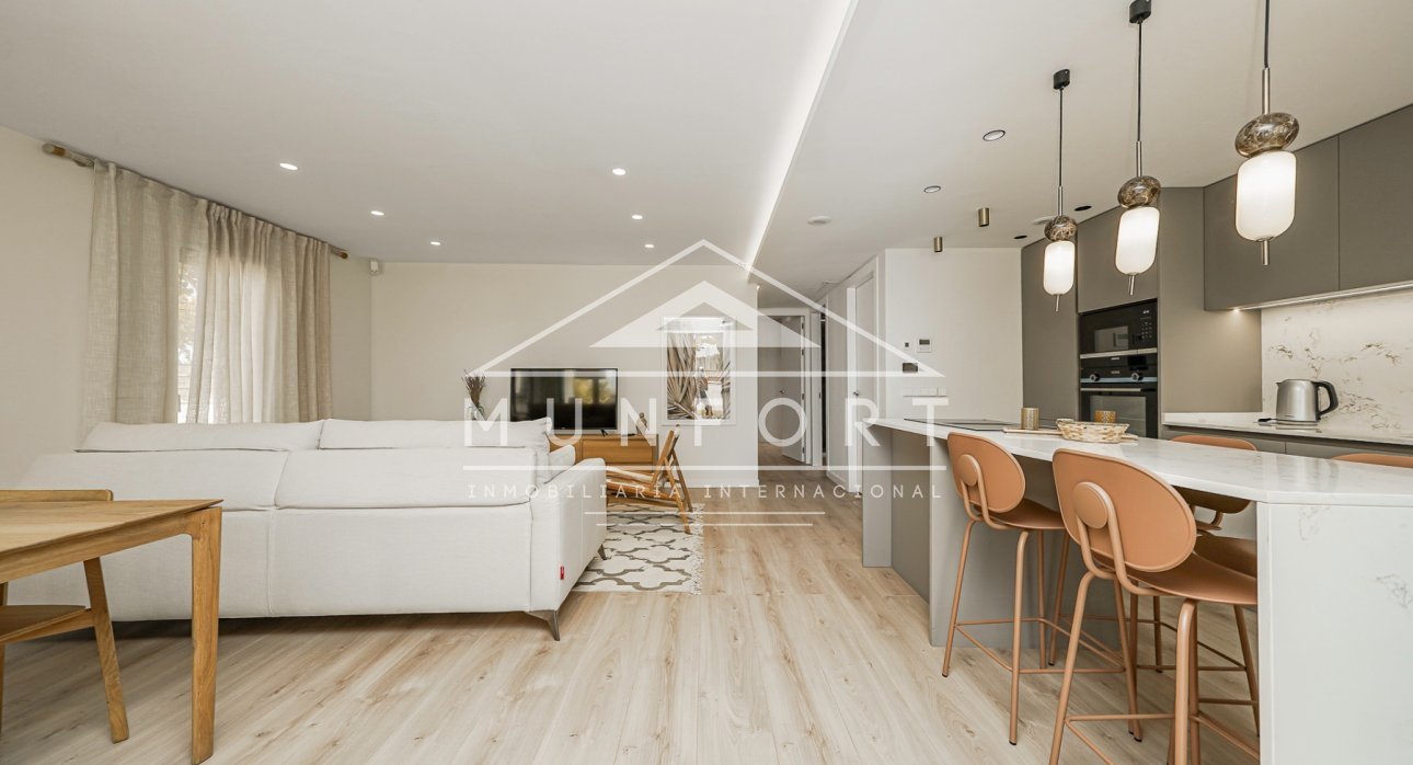 Herverkoop - Rijtjeshuizen -
Pilar de la Horadada