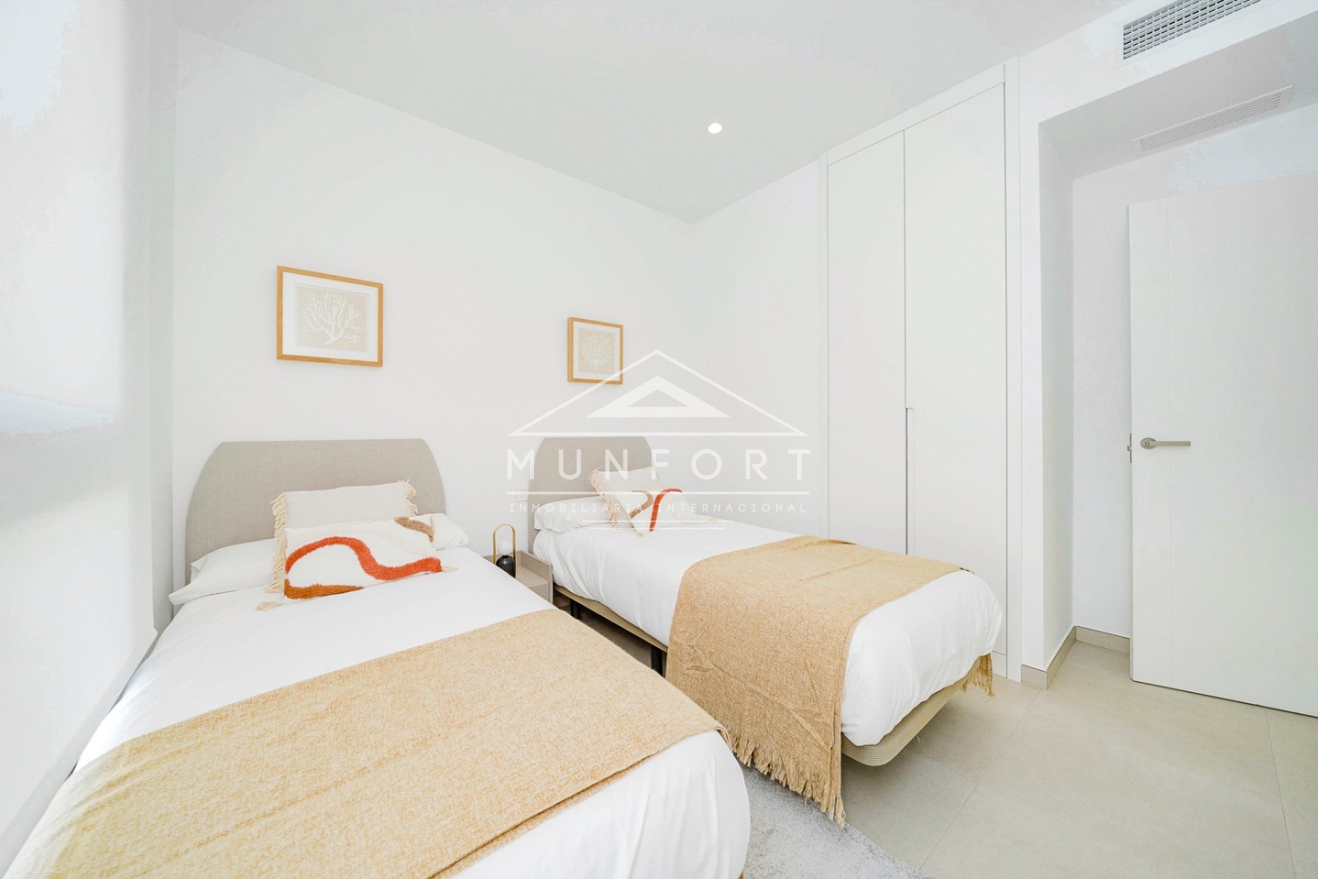 Herverkoop - Rijtjeshuizen -
Pilar de la Horadada