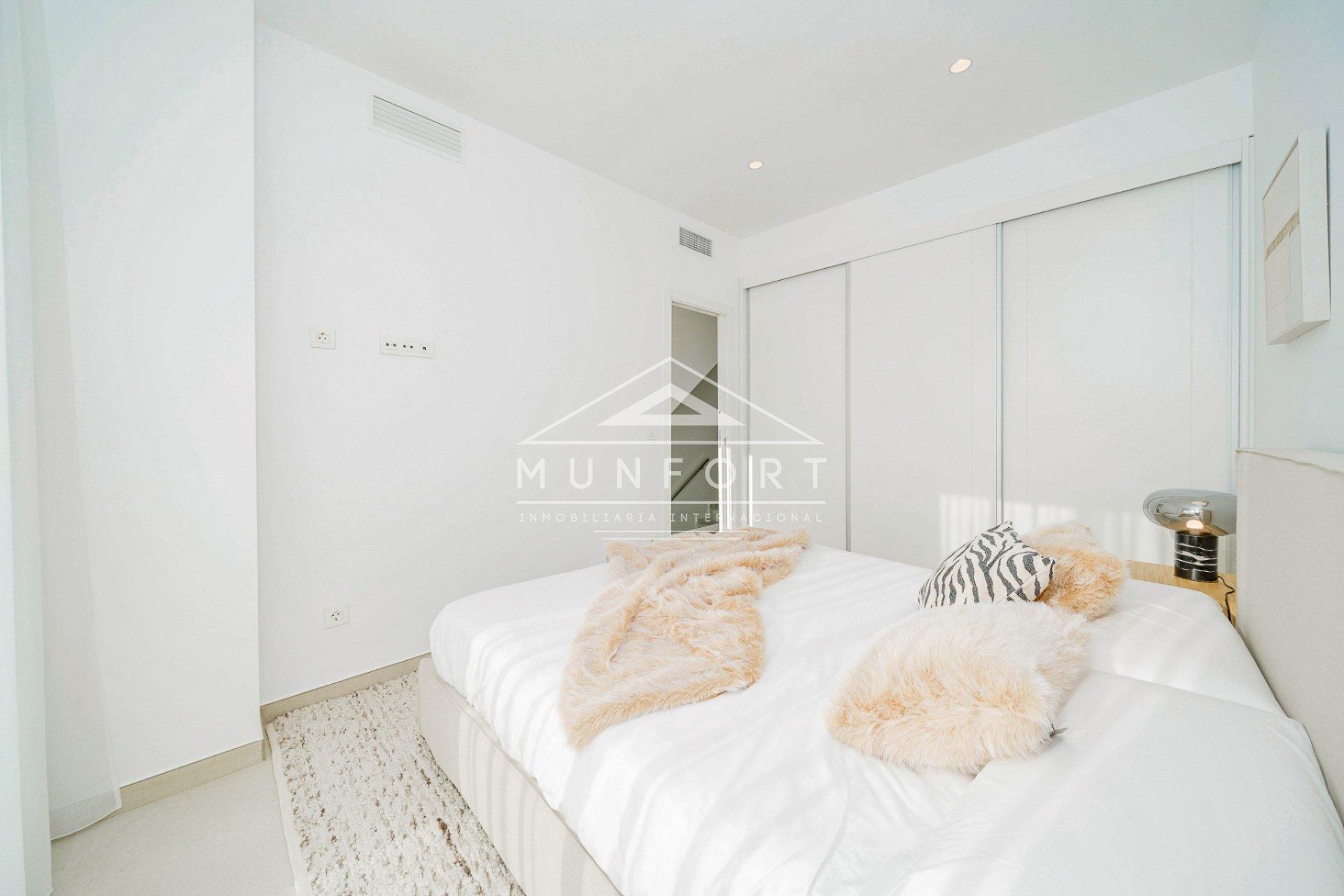 Herverkoop - Rijtjeshuizen -
Pilar de la Horadada