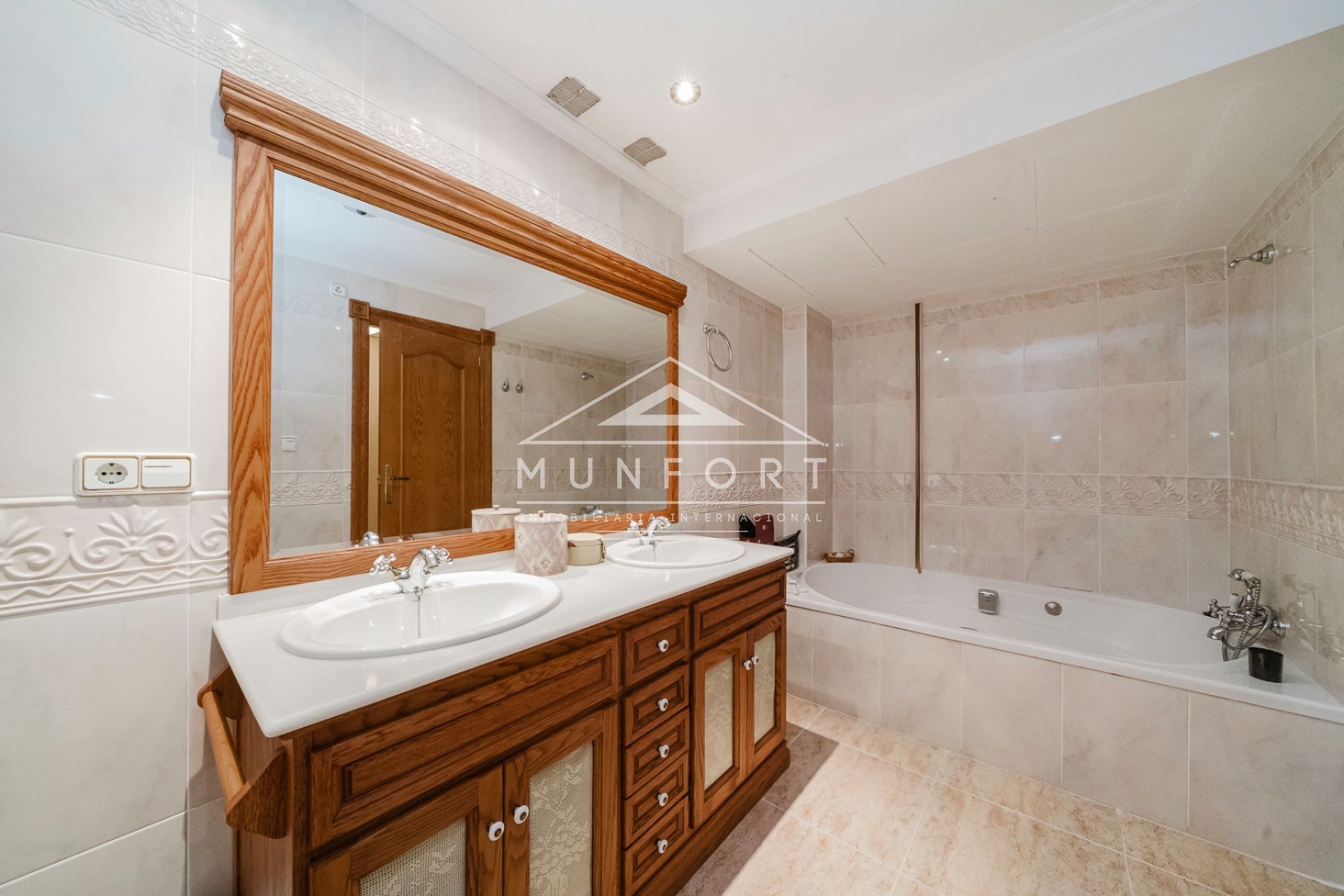 Herverkoop - Rijtjeshuizen -
Pilar de la Horadada