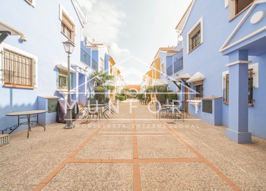 Herverkoop - Rijtjeshuizen -
San Javier - Roda Golf Resort