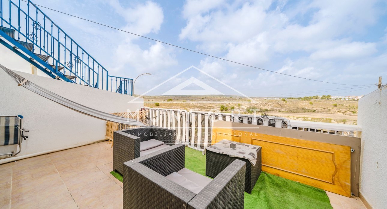 Herverkoop - Rijtjeshuizen -
San Miguel de Salinas