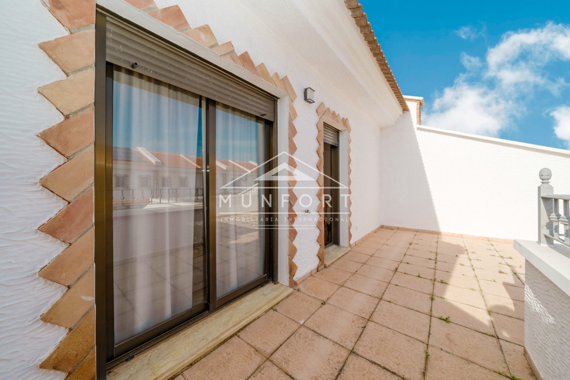 Herverkoop - Rijtjeshuizen -
San Miguel de Salinas