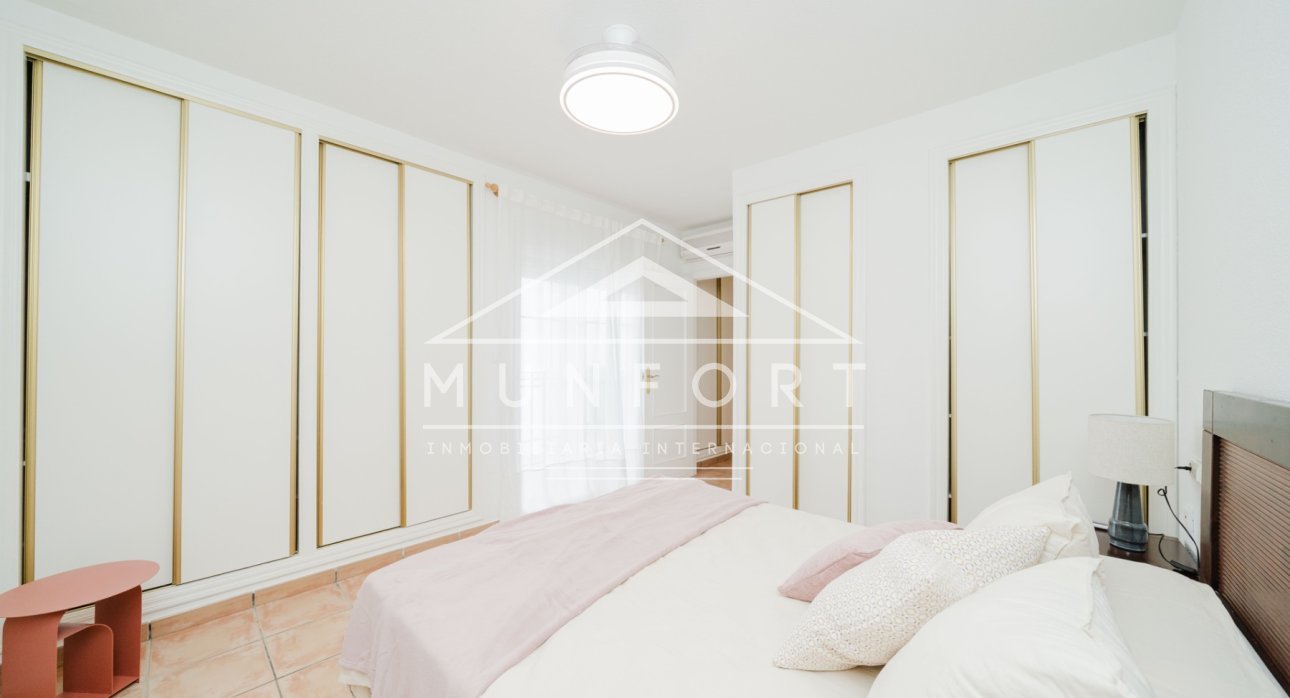 Herverkoop - Rijtjeshuizen -
San Pedro del Pinatar - El Moj&oacute;n