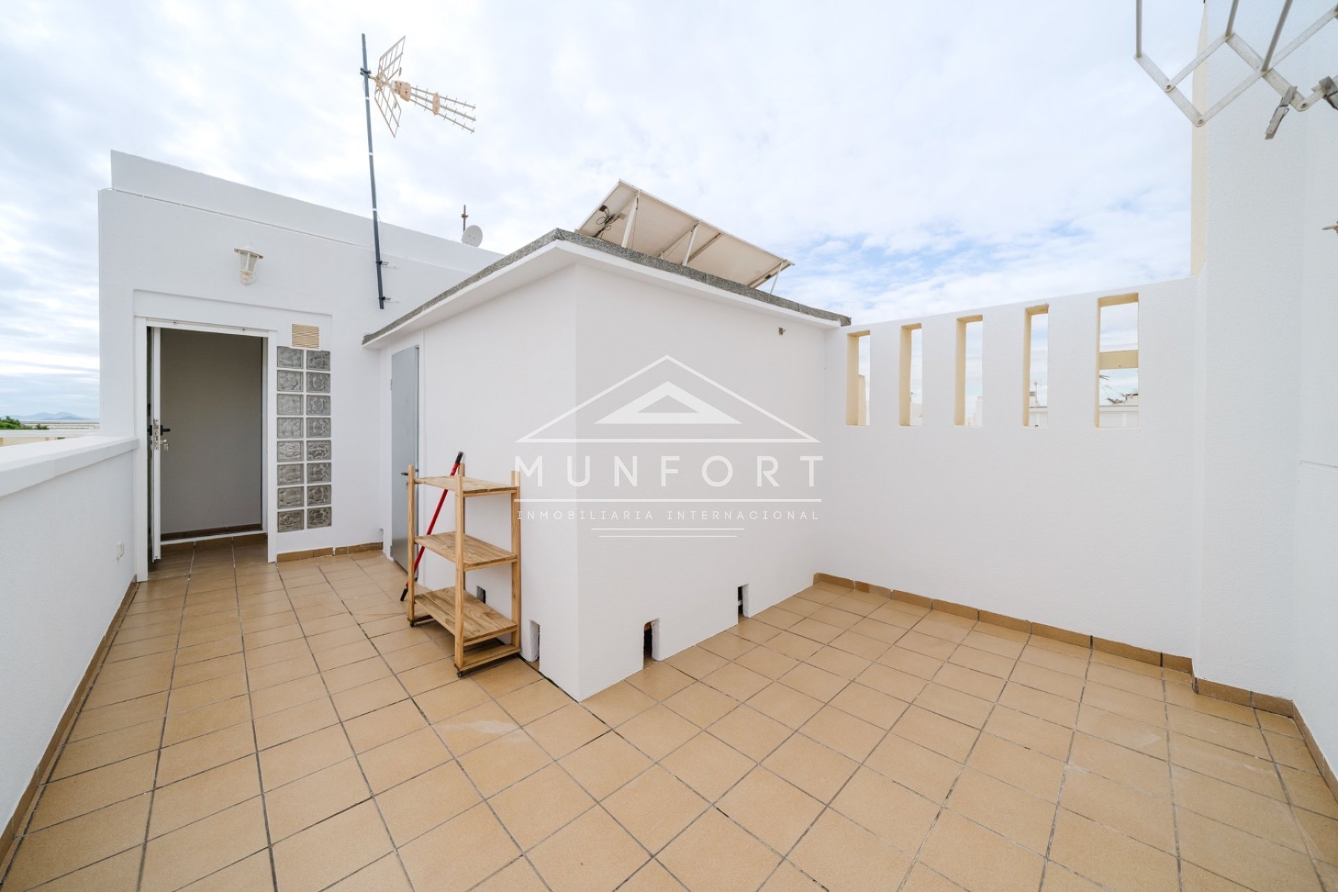 Herverkoop - Rijtjeshuizen -
San Pedro del Pinatar - El Moj&oacute;n